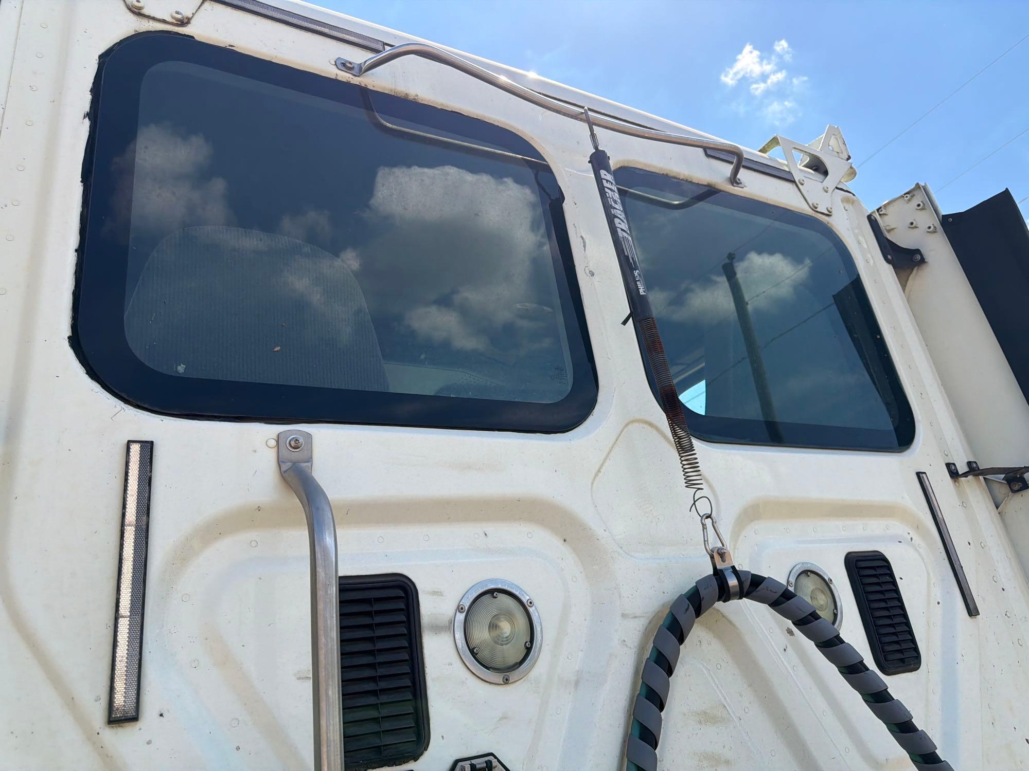 2016 Freightliner 125