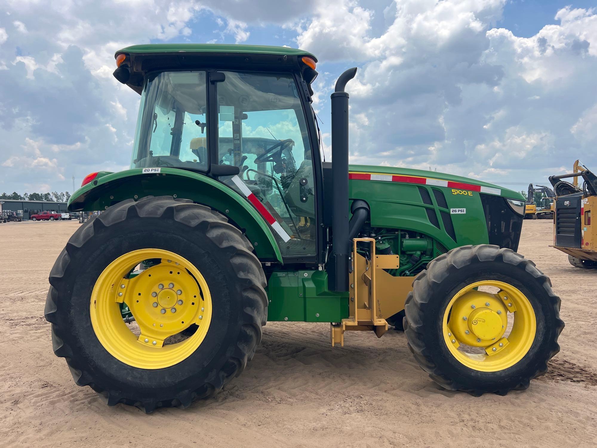 John Deere 5100E