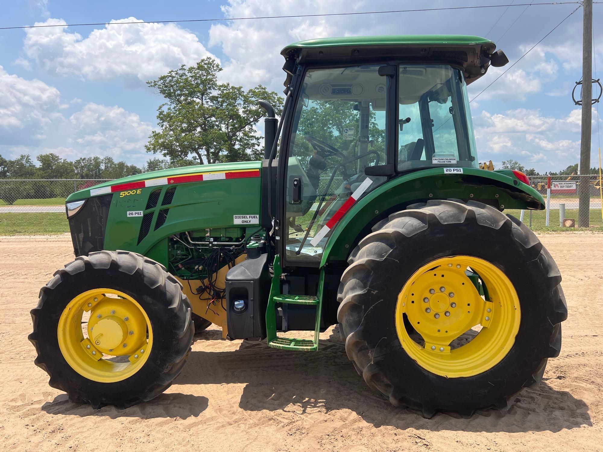 John Deere 5100E