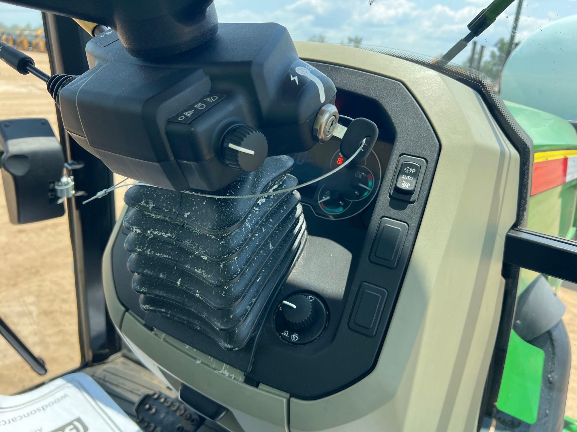 John Deere 5100E