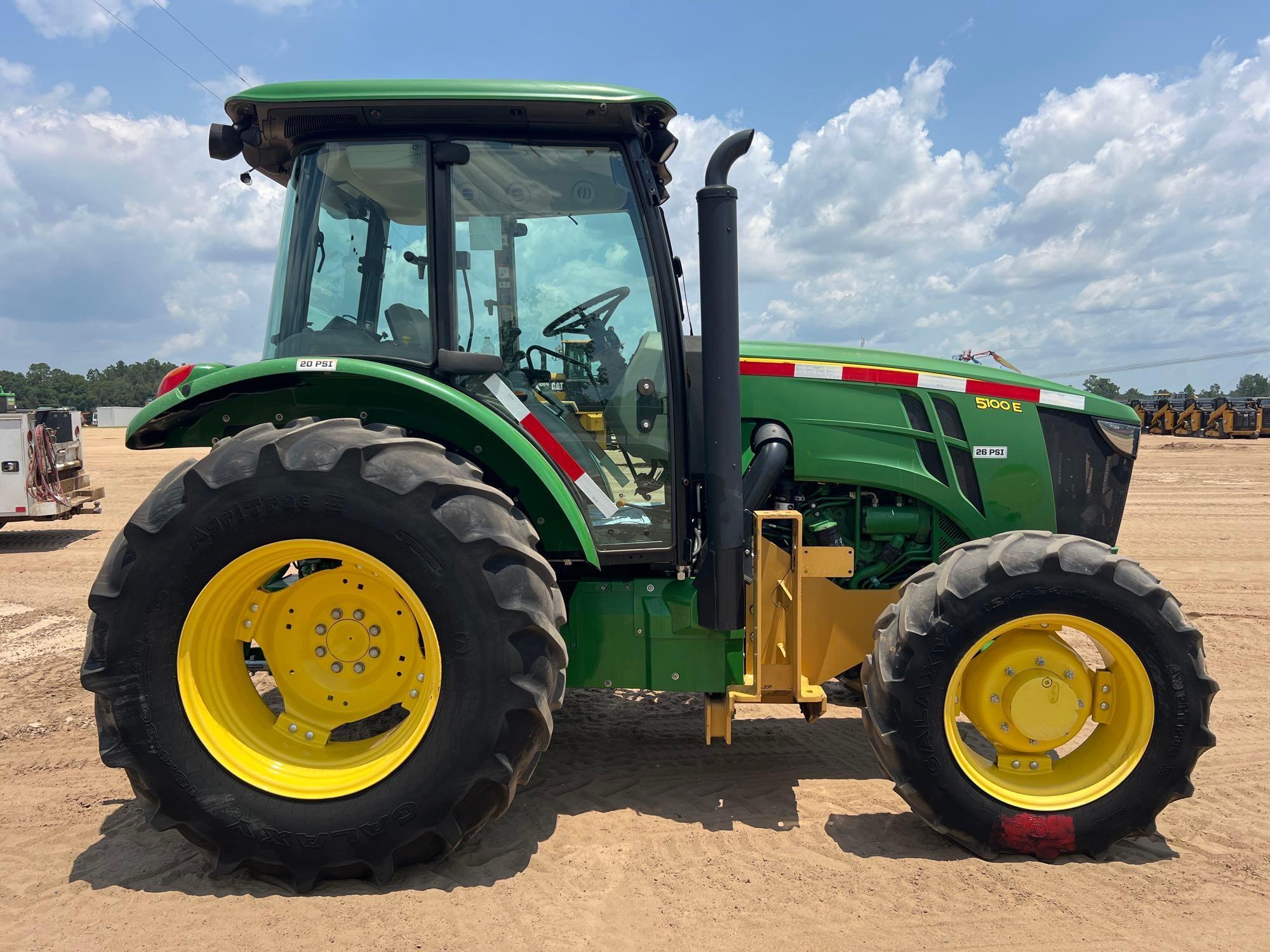 John Deere 5100E