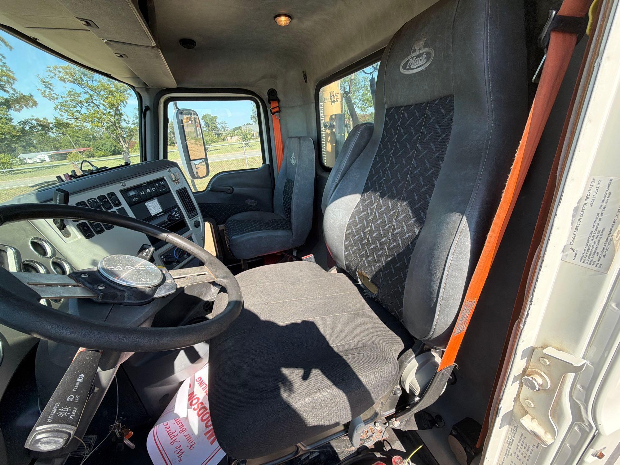 2018 Mack CXU613