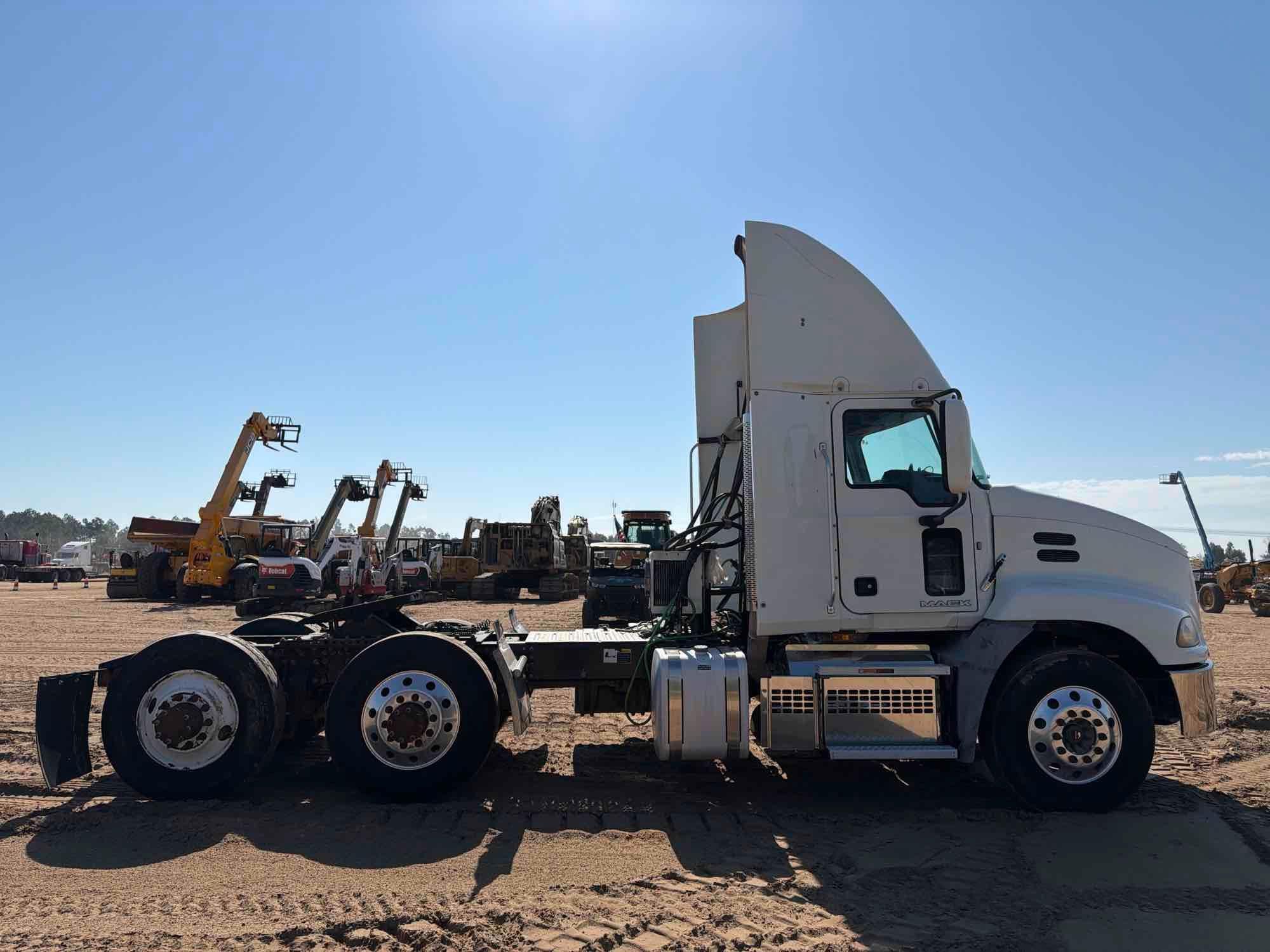 2018 Mack CXU613