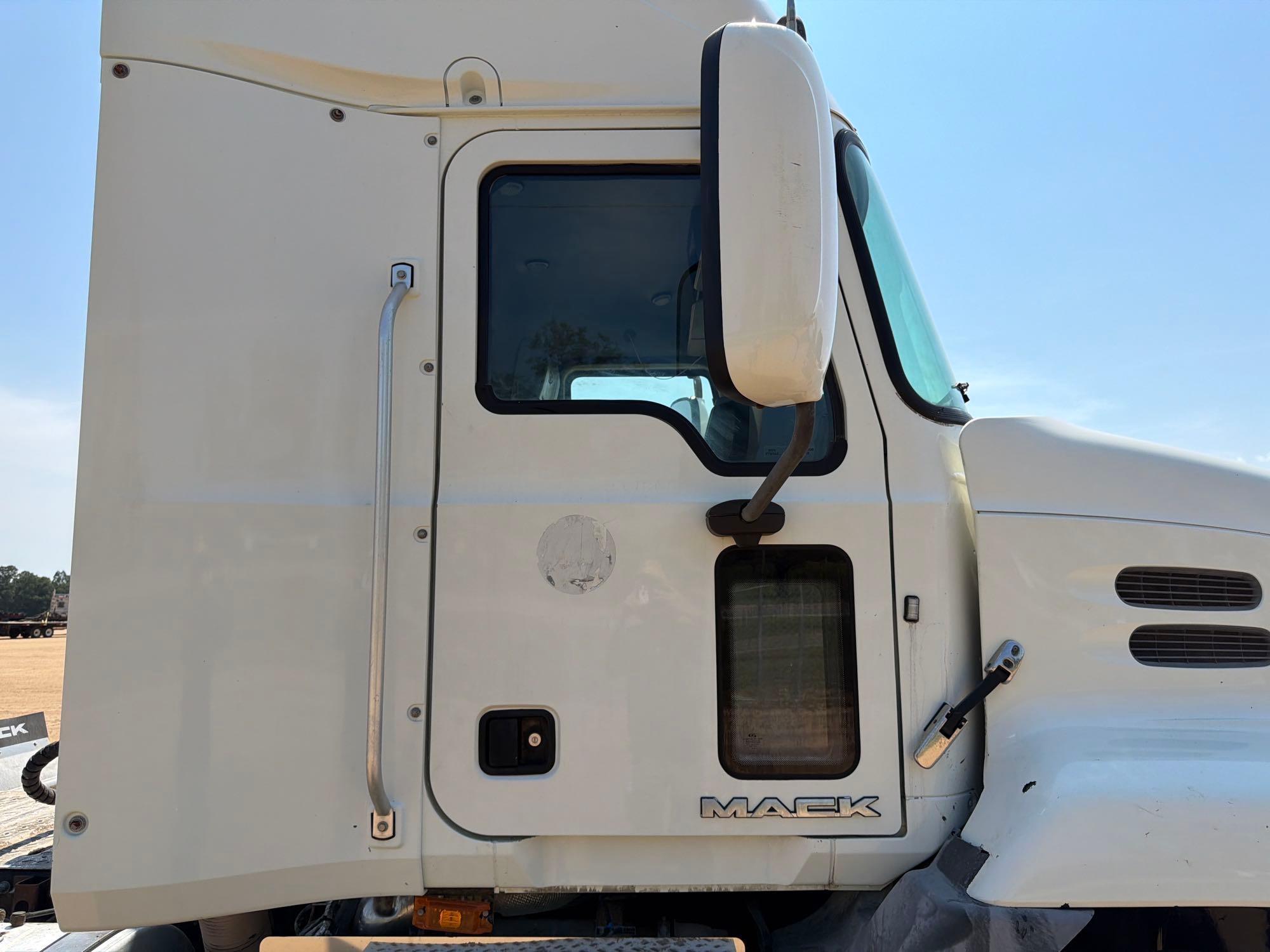 2018 Mack CXU613