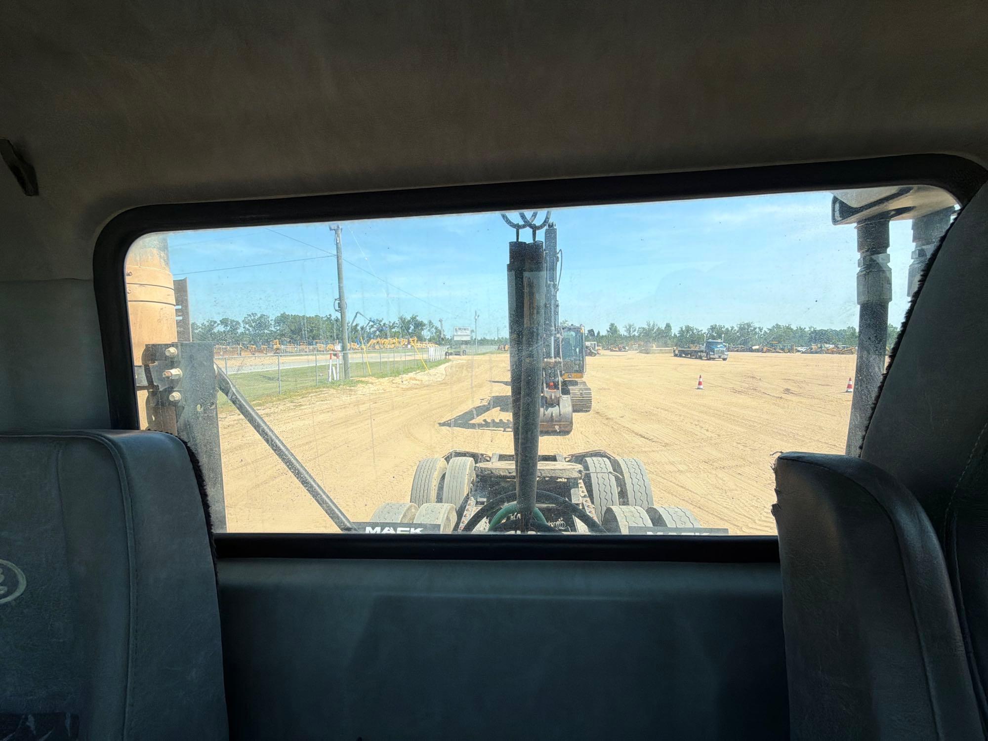 2018 Mack CXU613