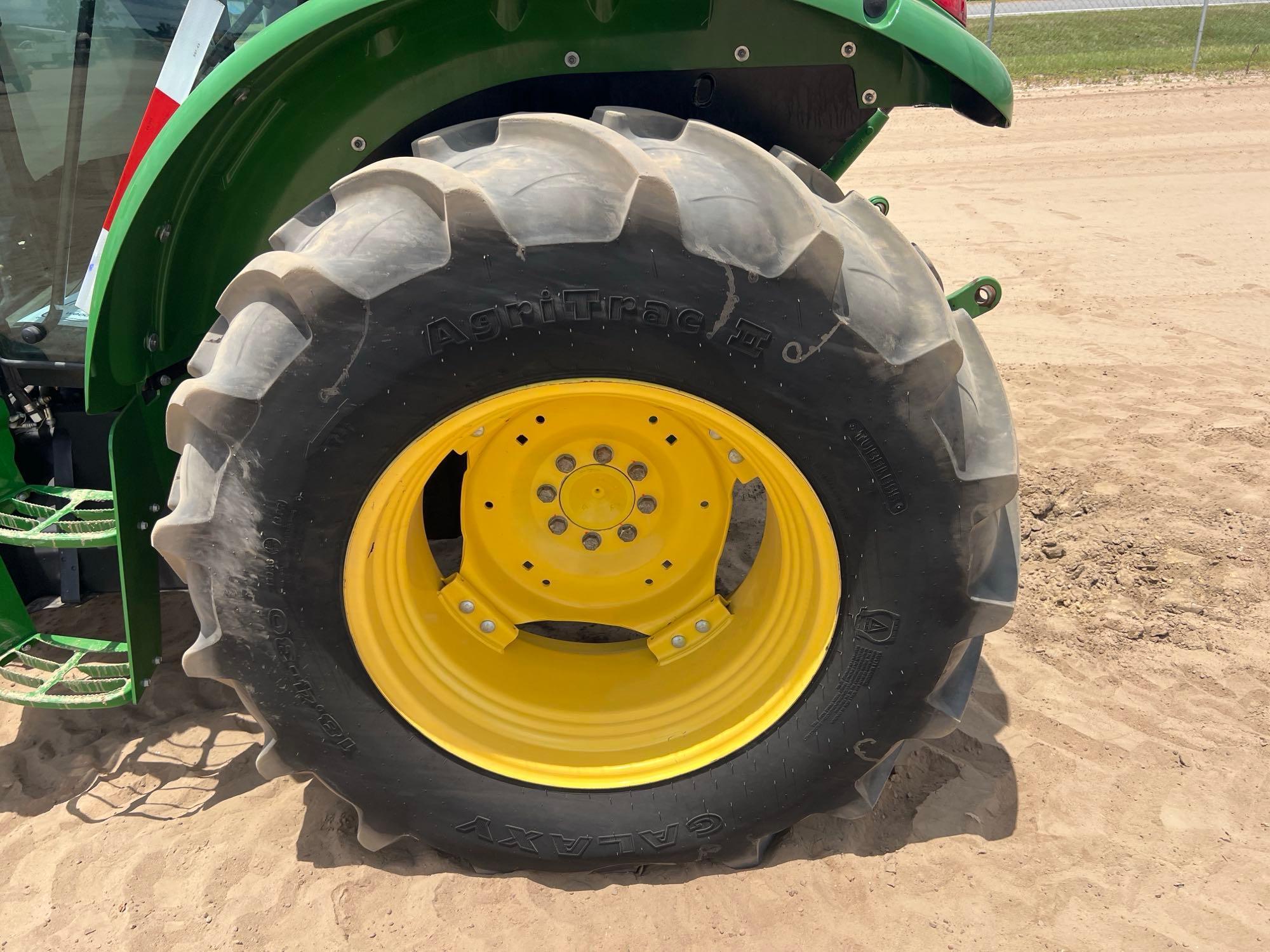 John Deere 5100E