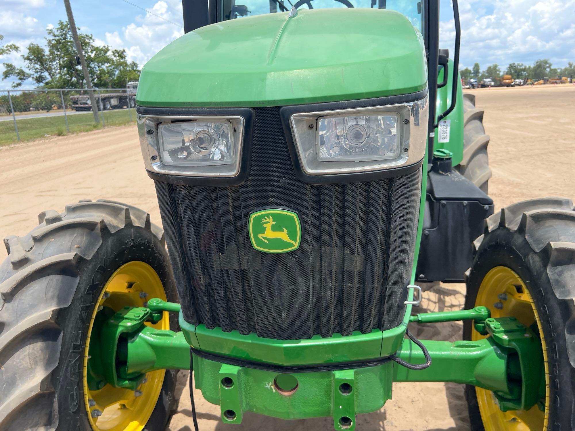 John Deere 5100E