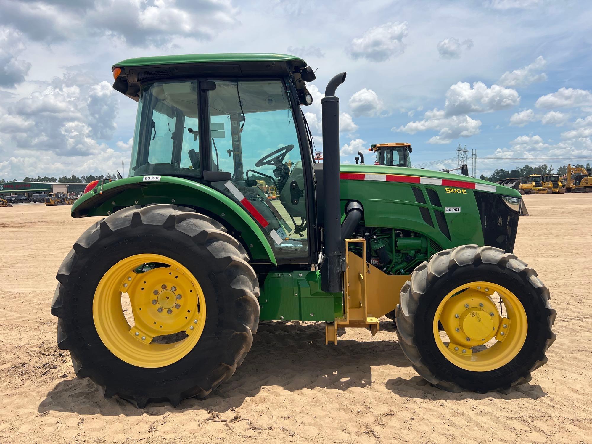John Deere 5100E