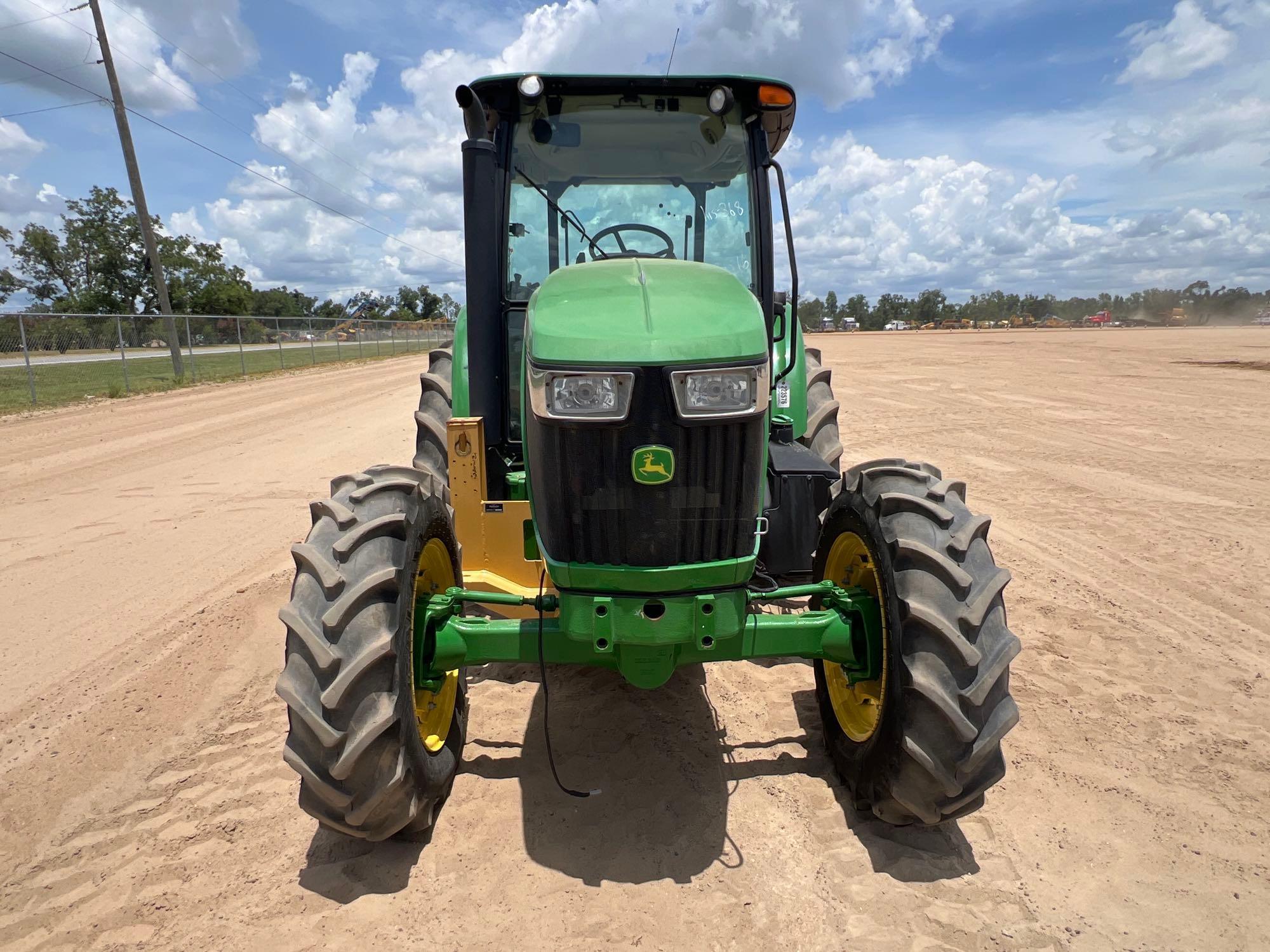 John Deere 5100E