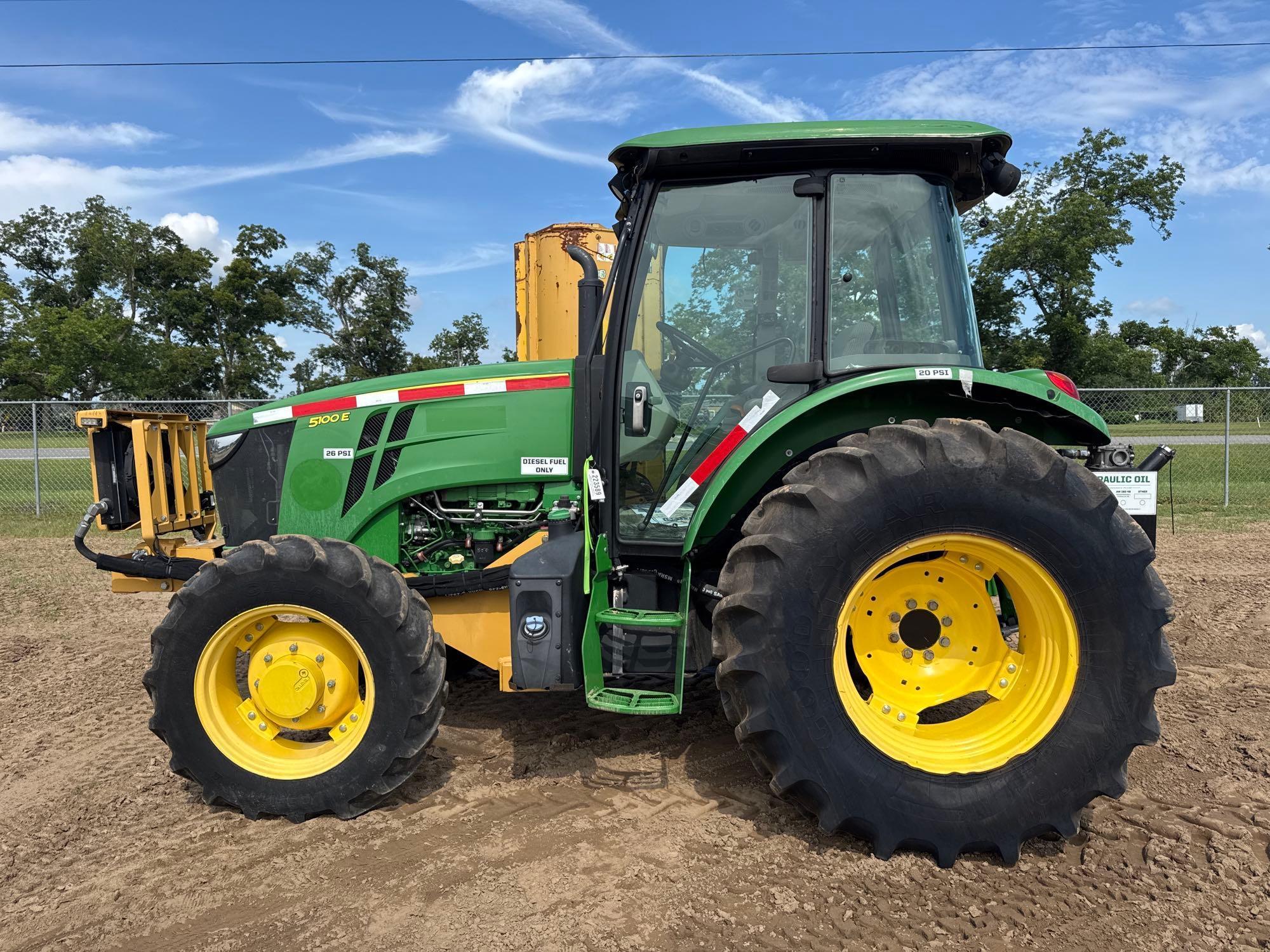 John Deere 5100E