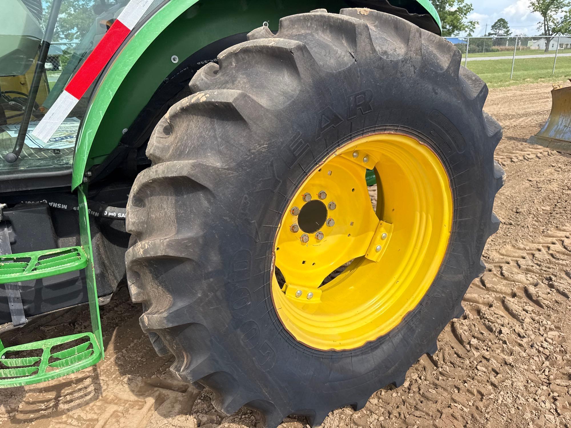 John Deere 5100E