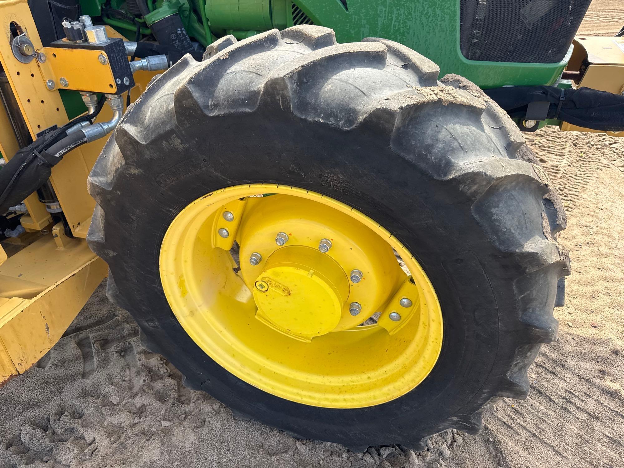 John Deere 5100E