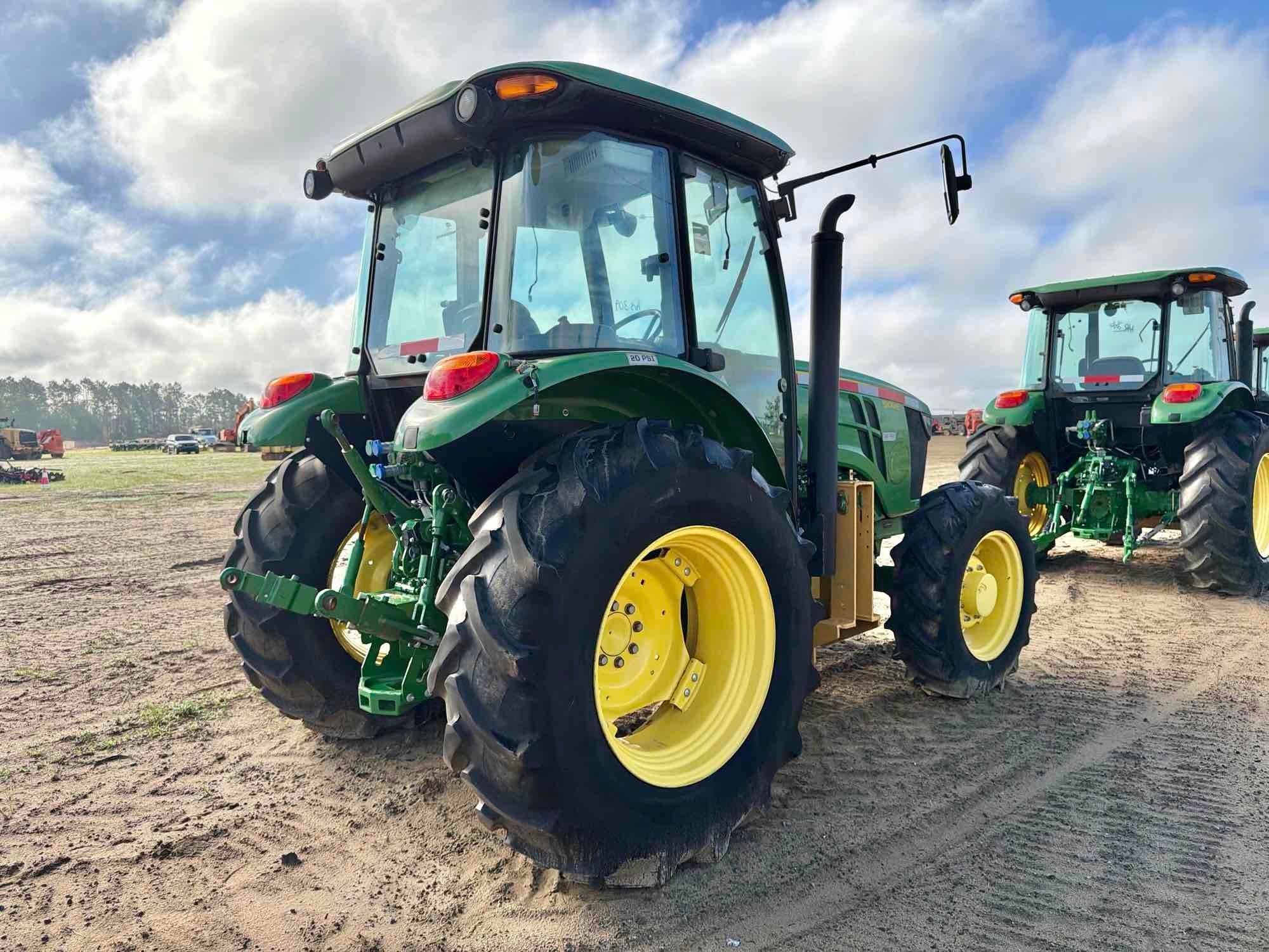 John Deere 5100E