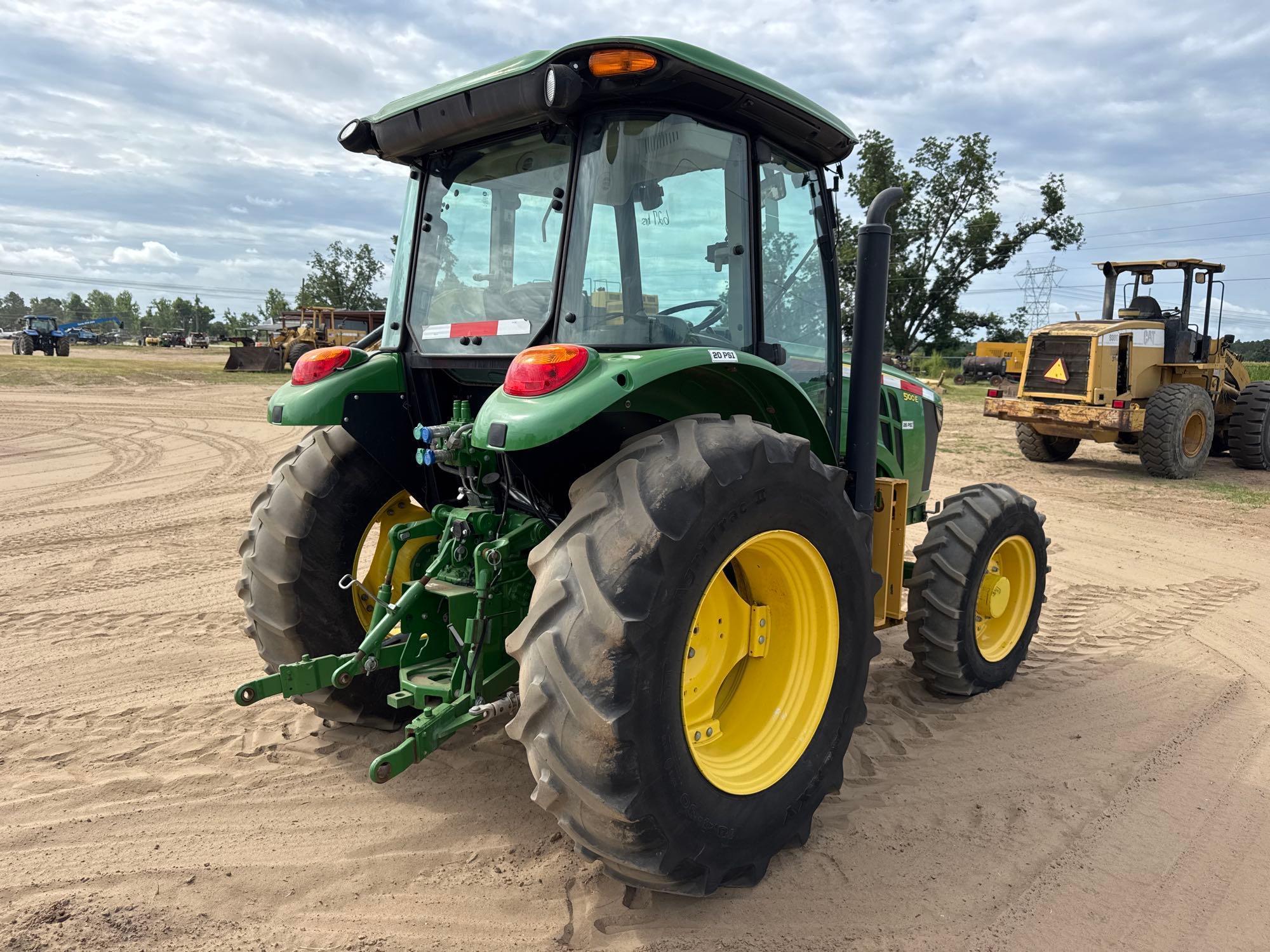 John Deere 5100E