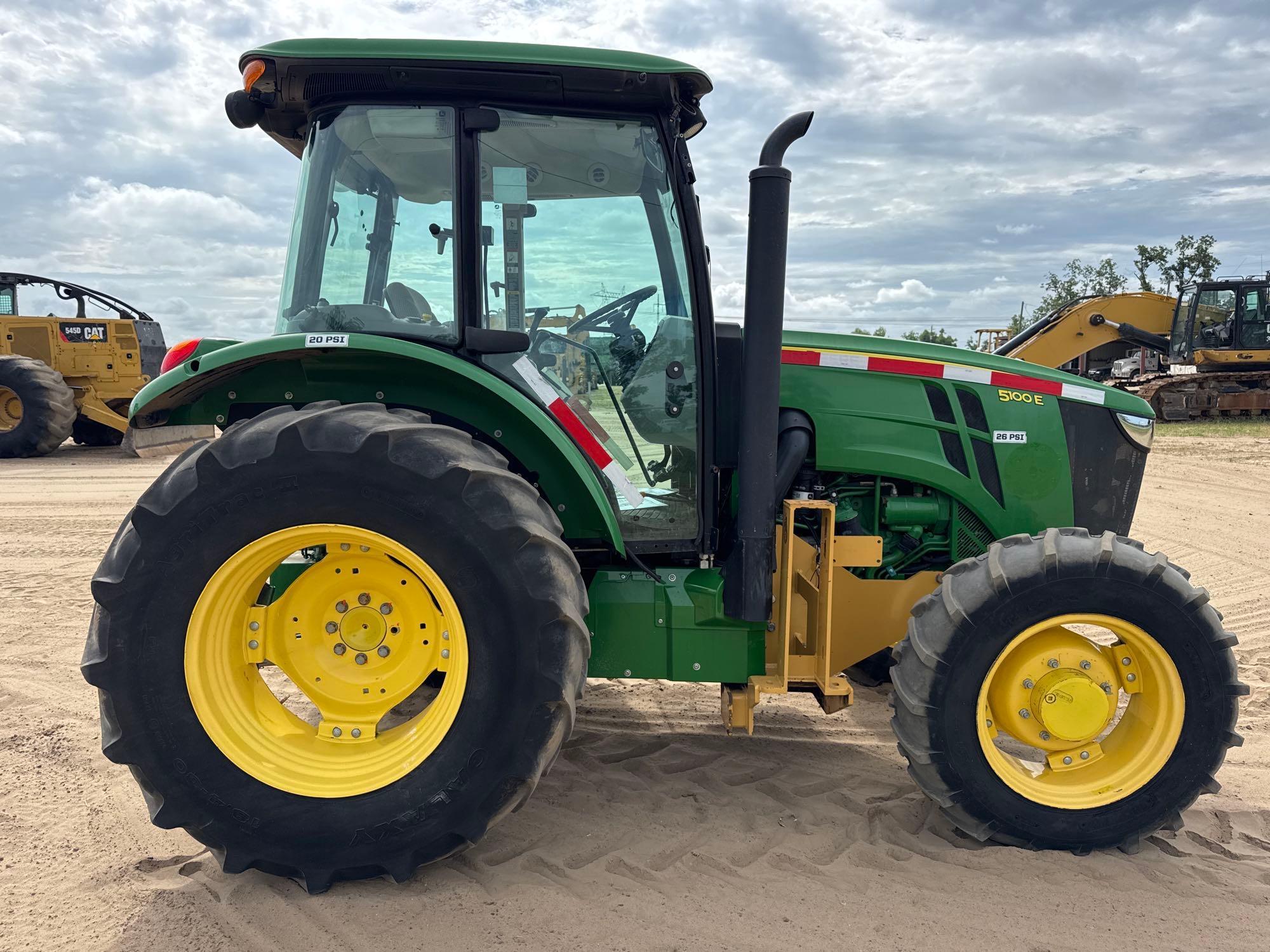 John Deere 5100E