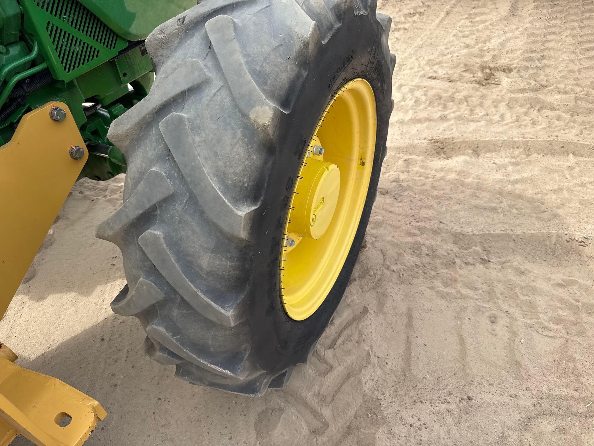John Deere 5100E