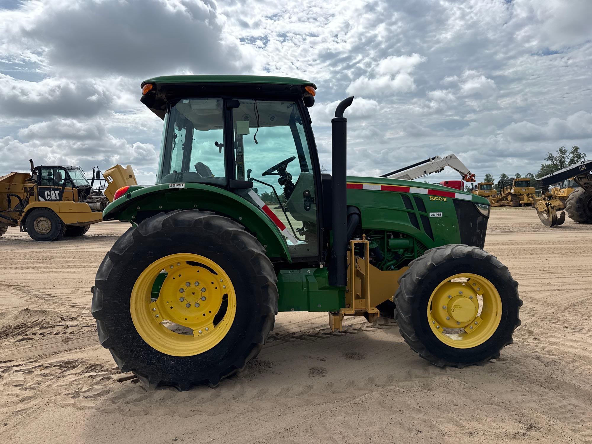 John Deere 5100E