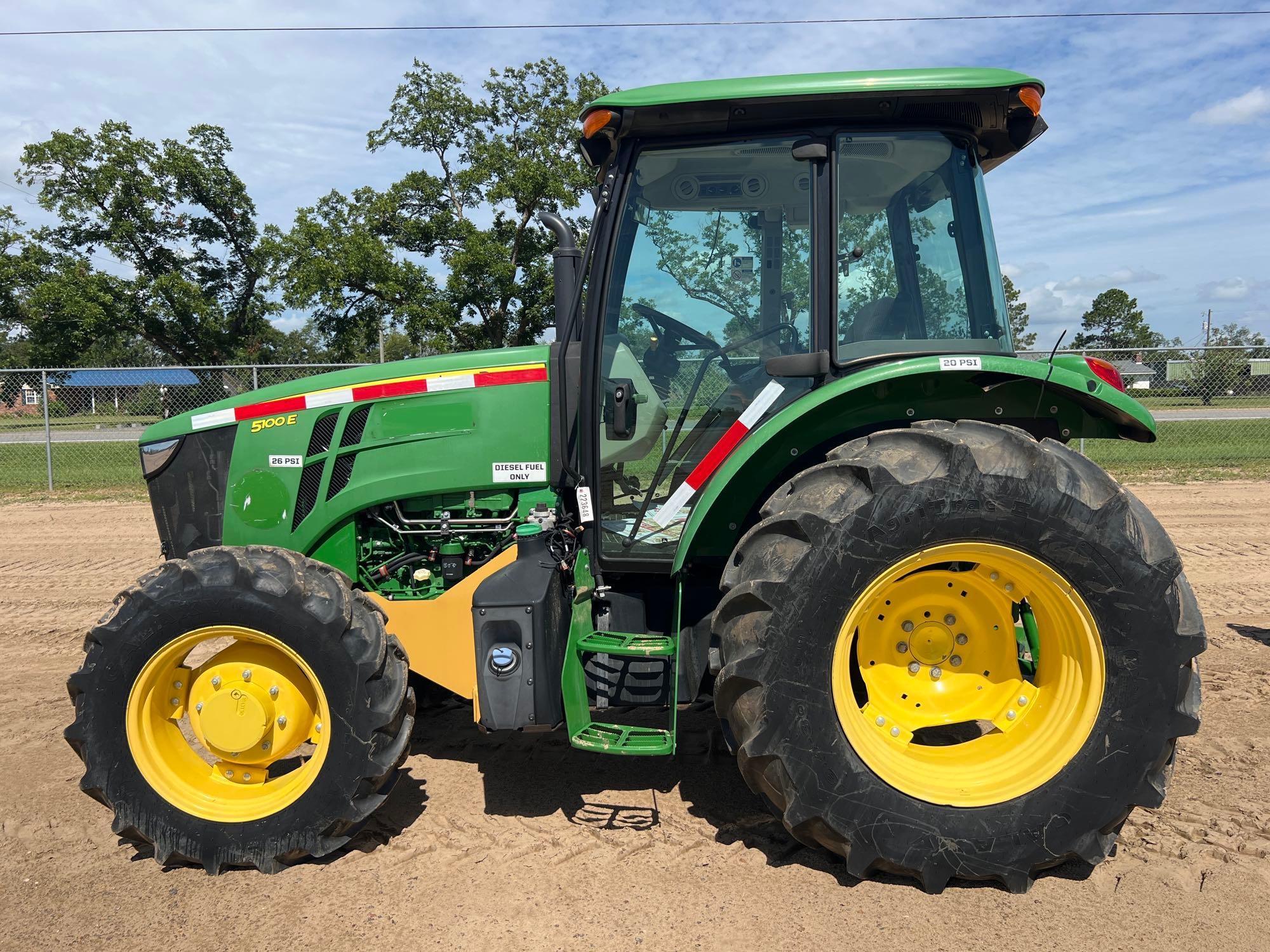 John Deere 5100E