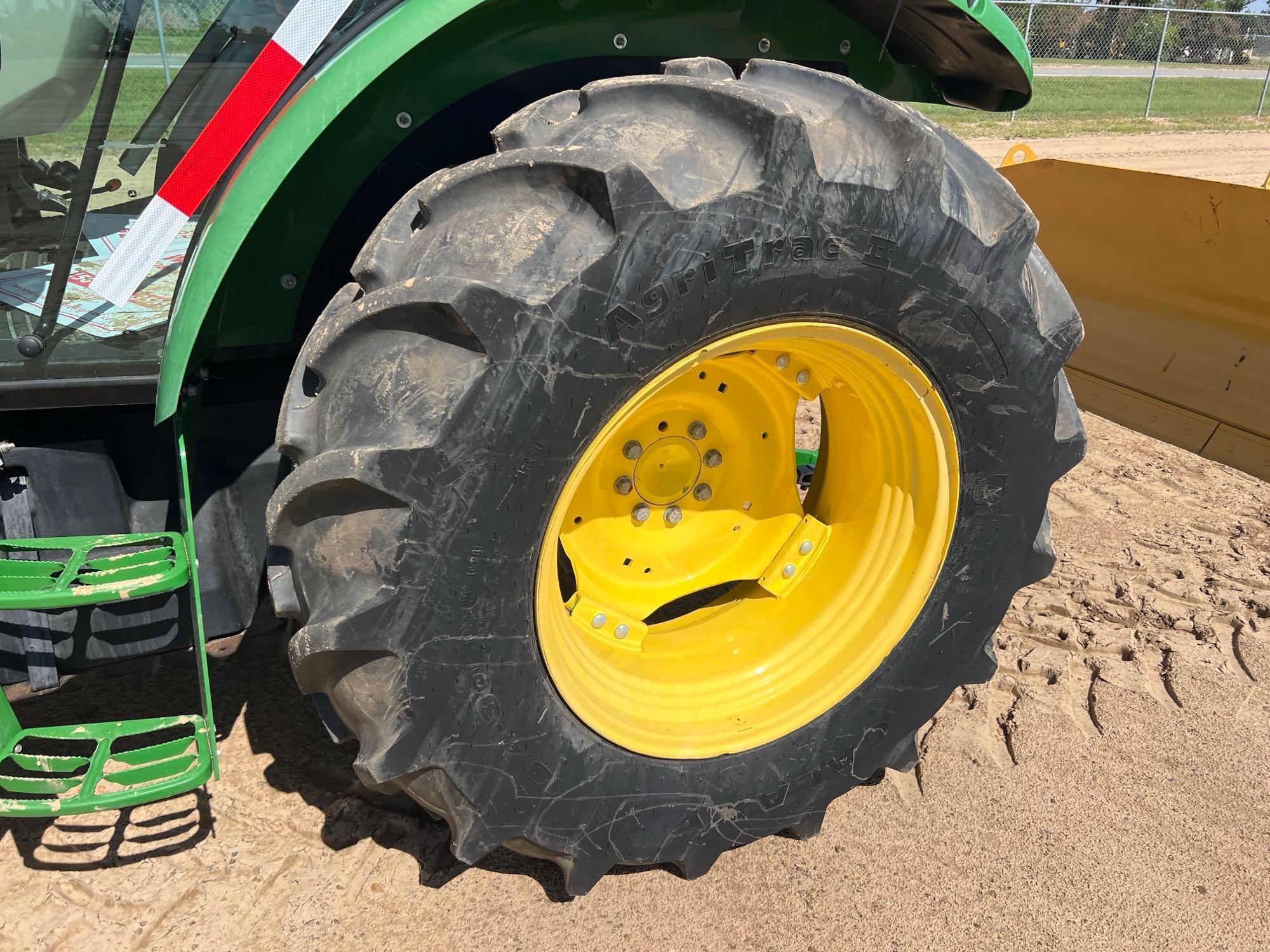 John Deere 5100E