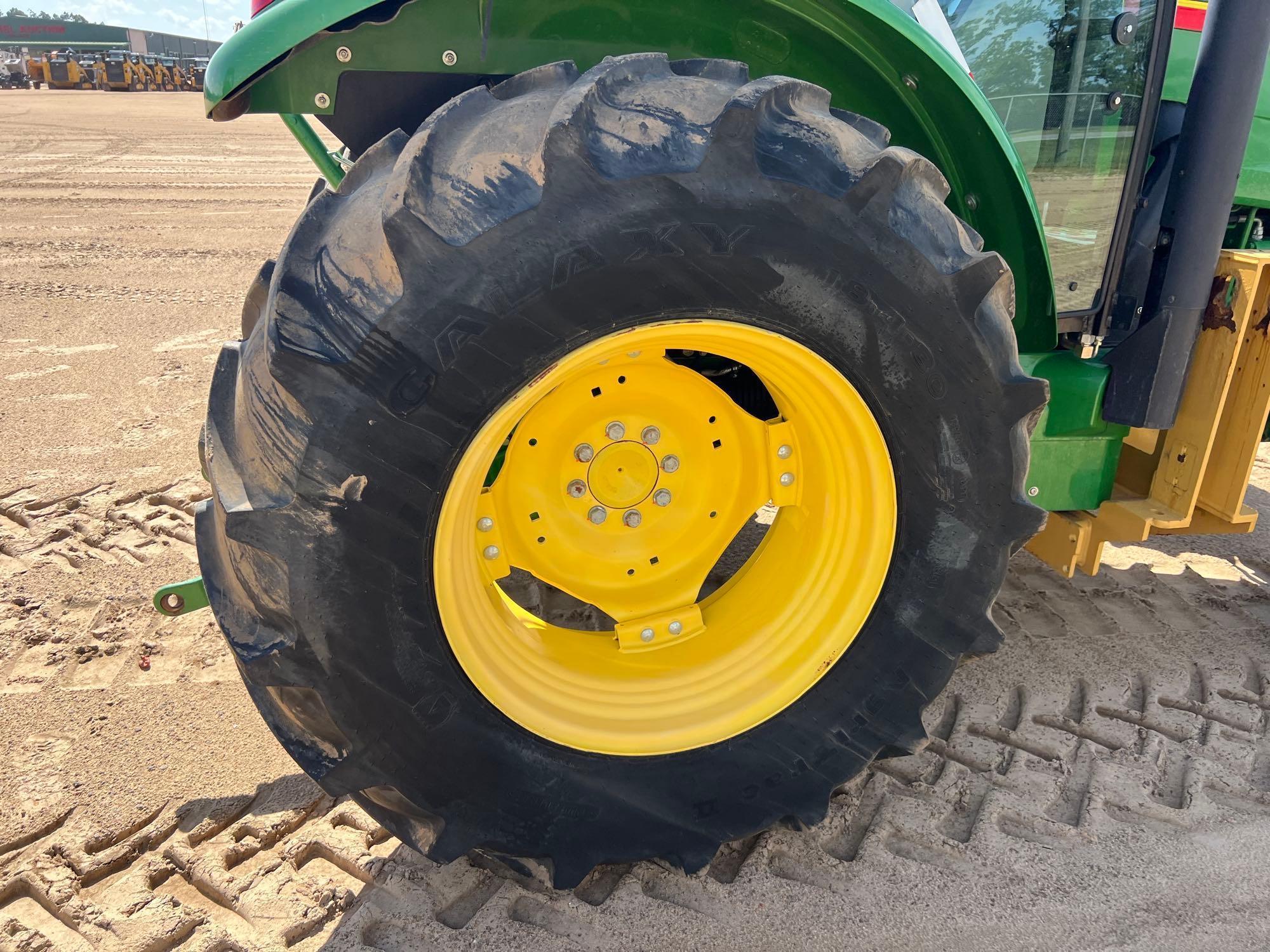 John Deere 5100E