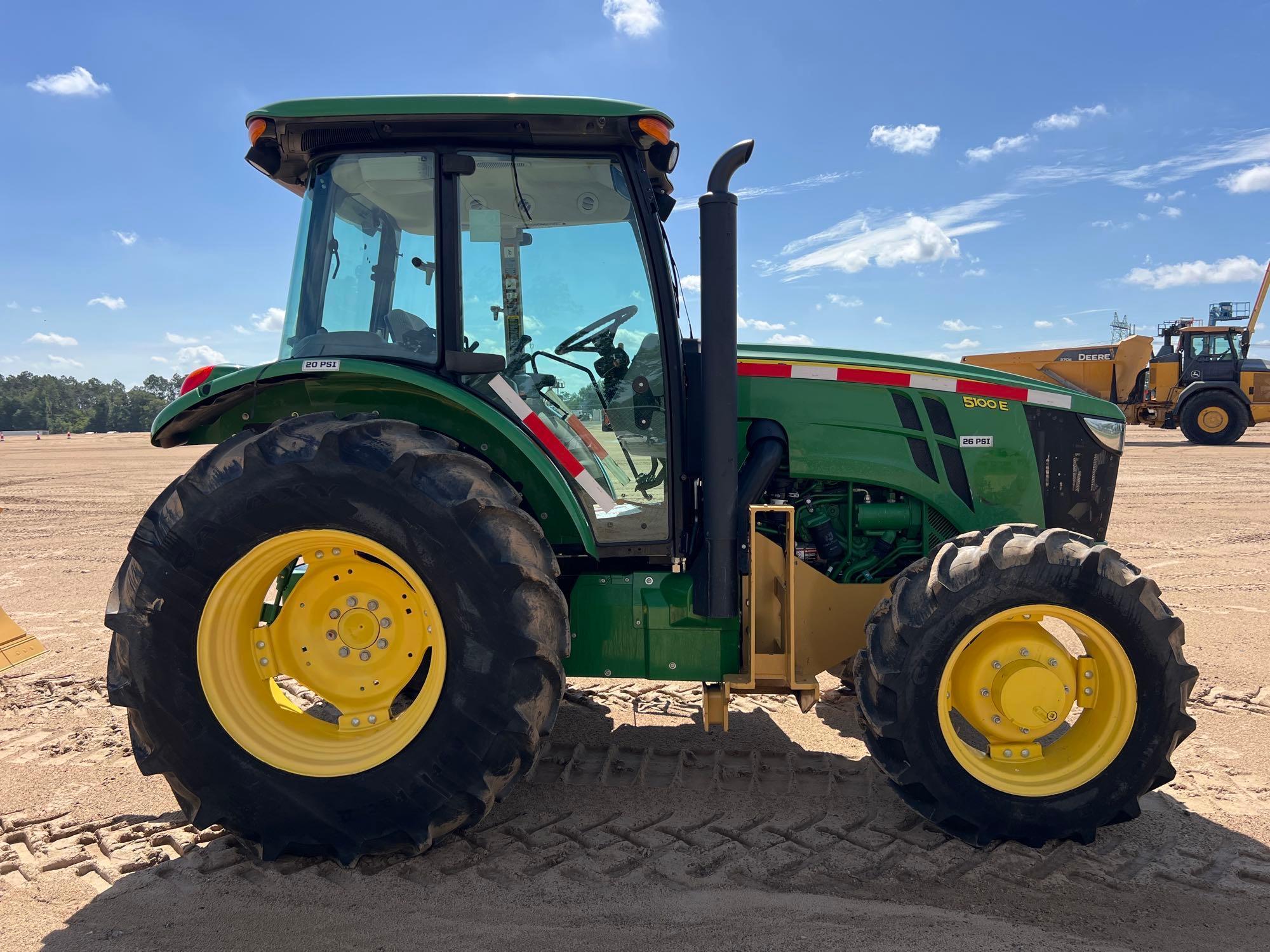 John Deere 5100E