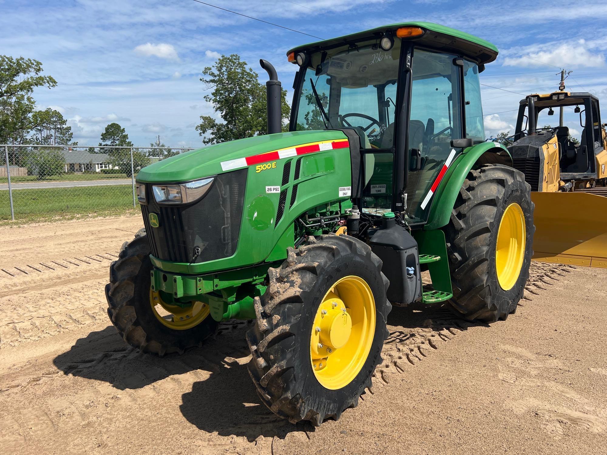 John Deere 5100E