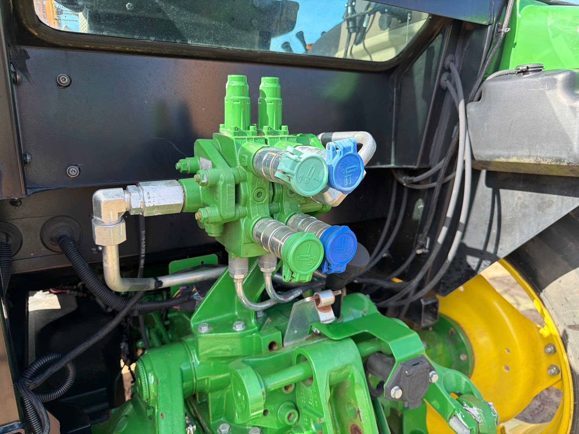 John Deere 5100E