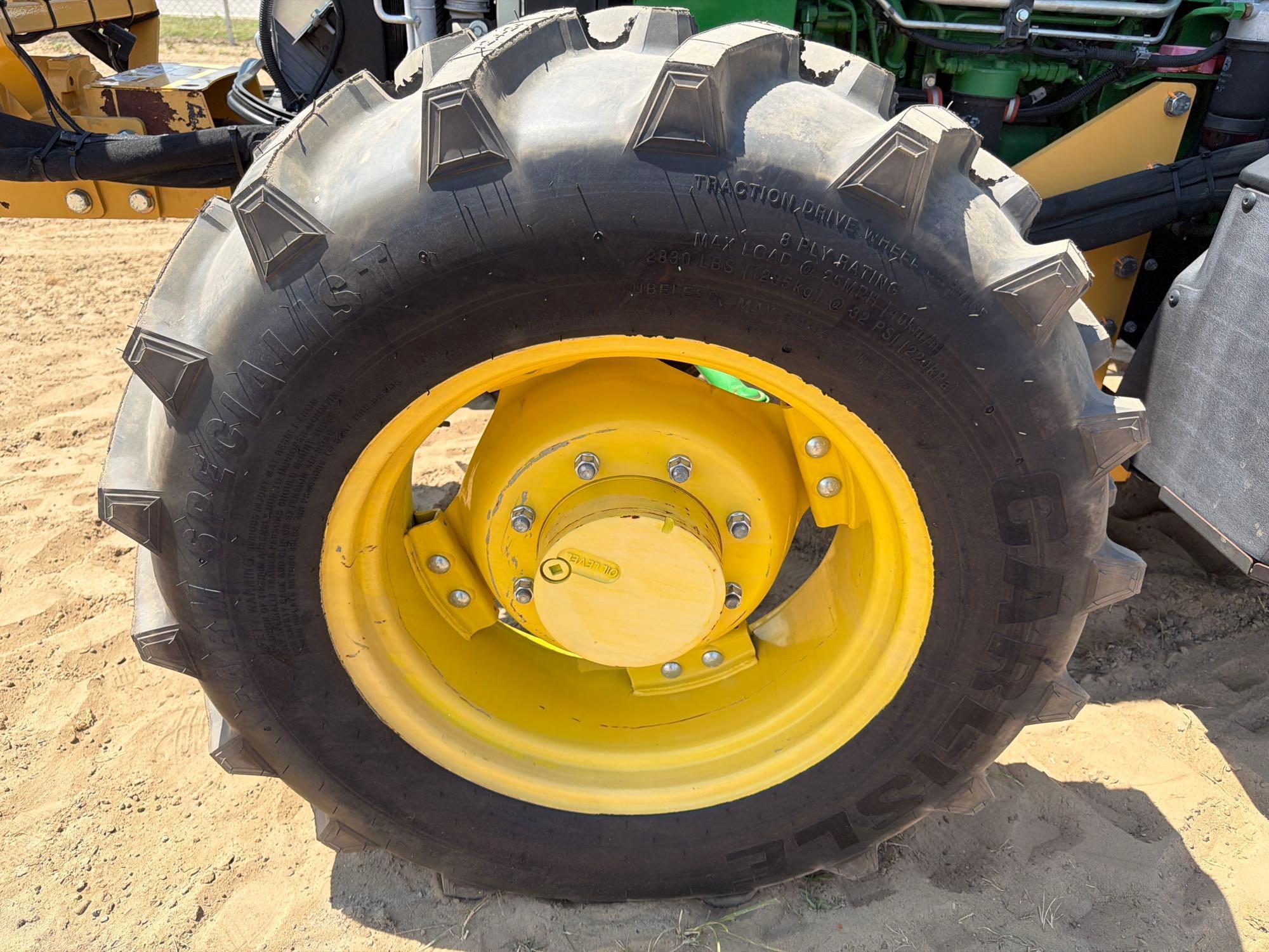 John Deere 5100E