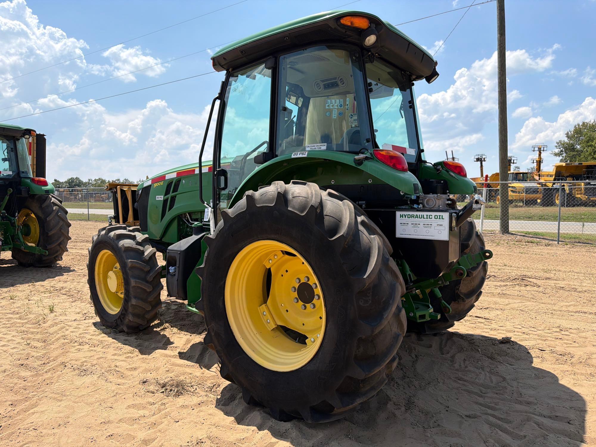 John Deere 5100E