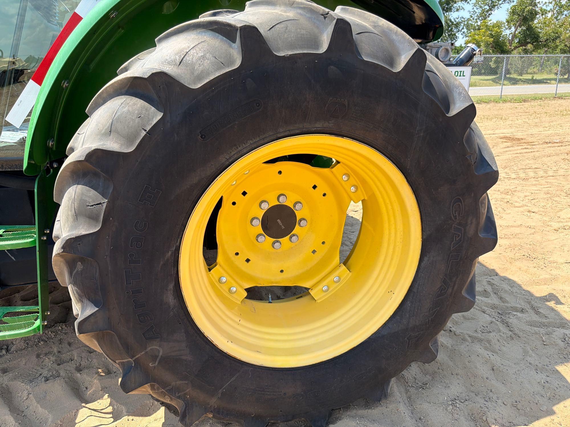 John Deere 5100E