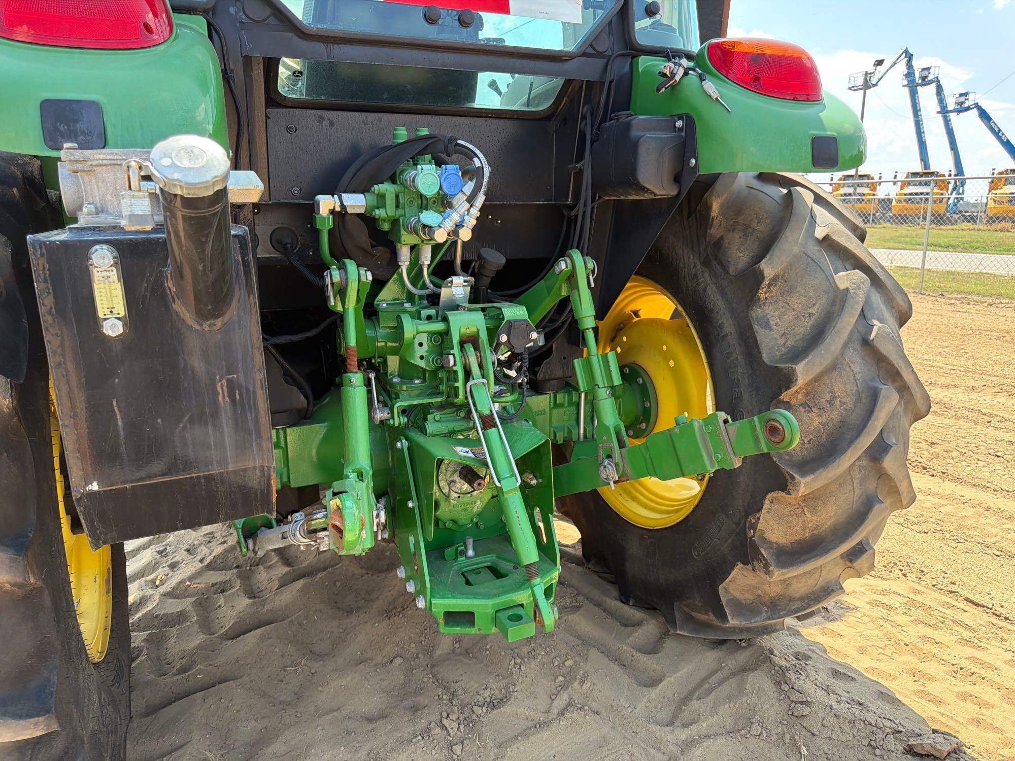 John Deere 5100E