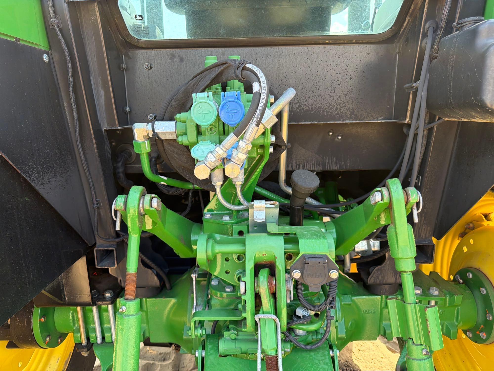 John Deere 5100E