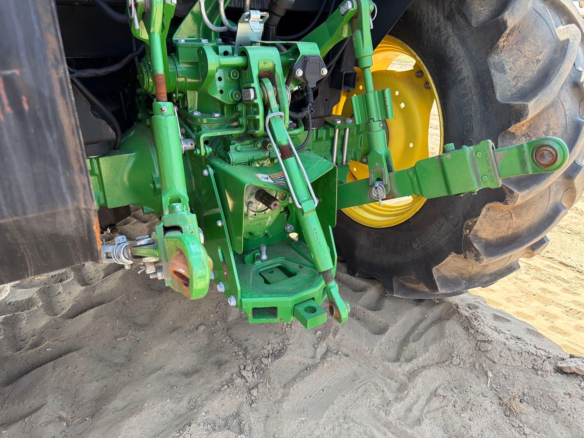 John Deere 5100E