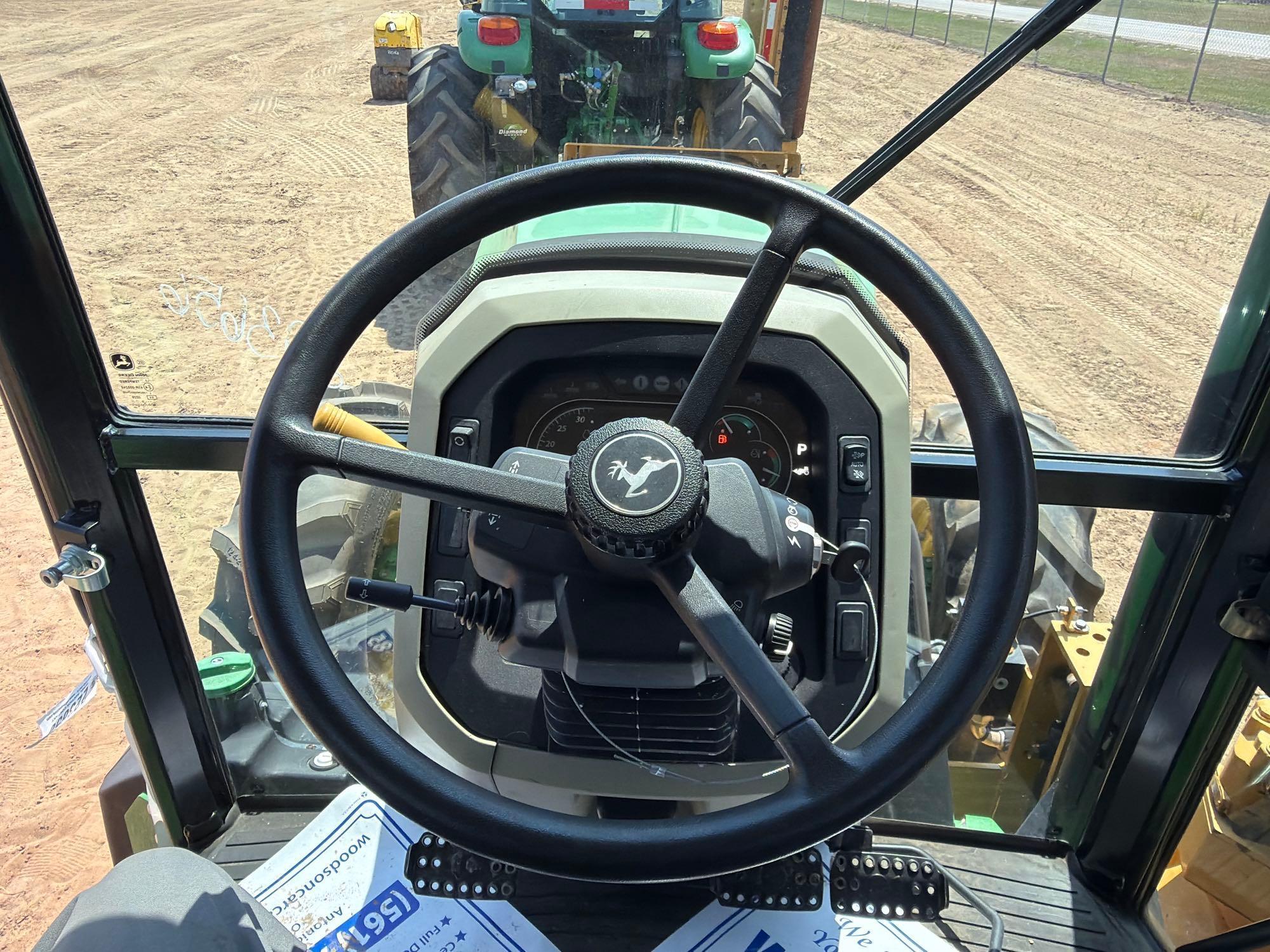 John Deere 5100E