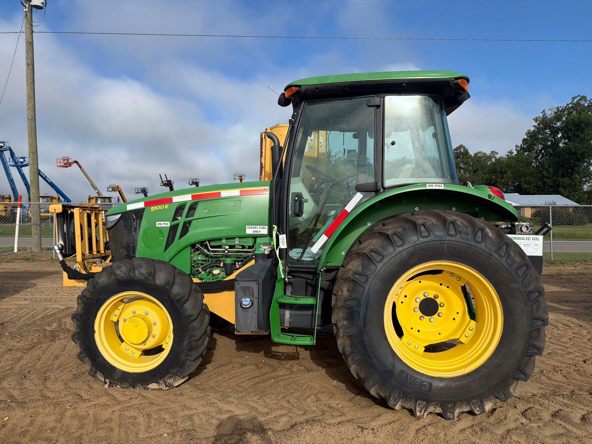 Photo of John Deere 5100E