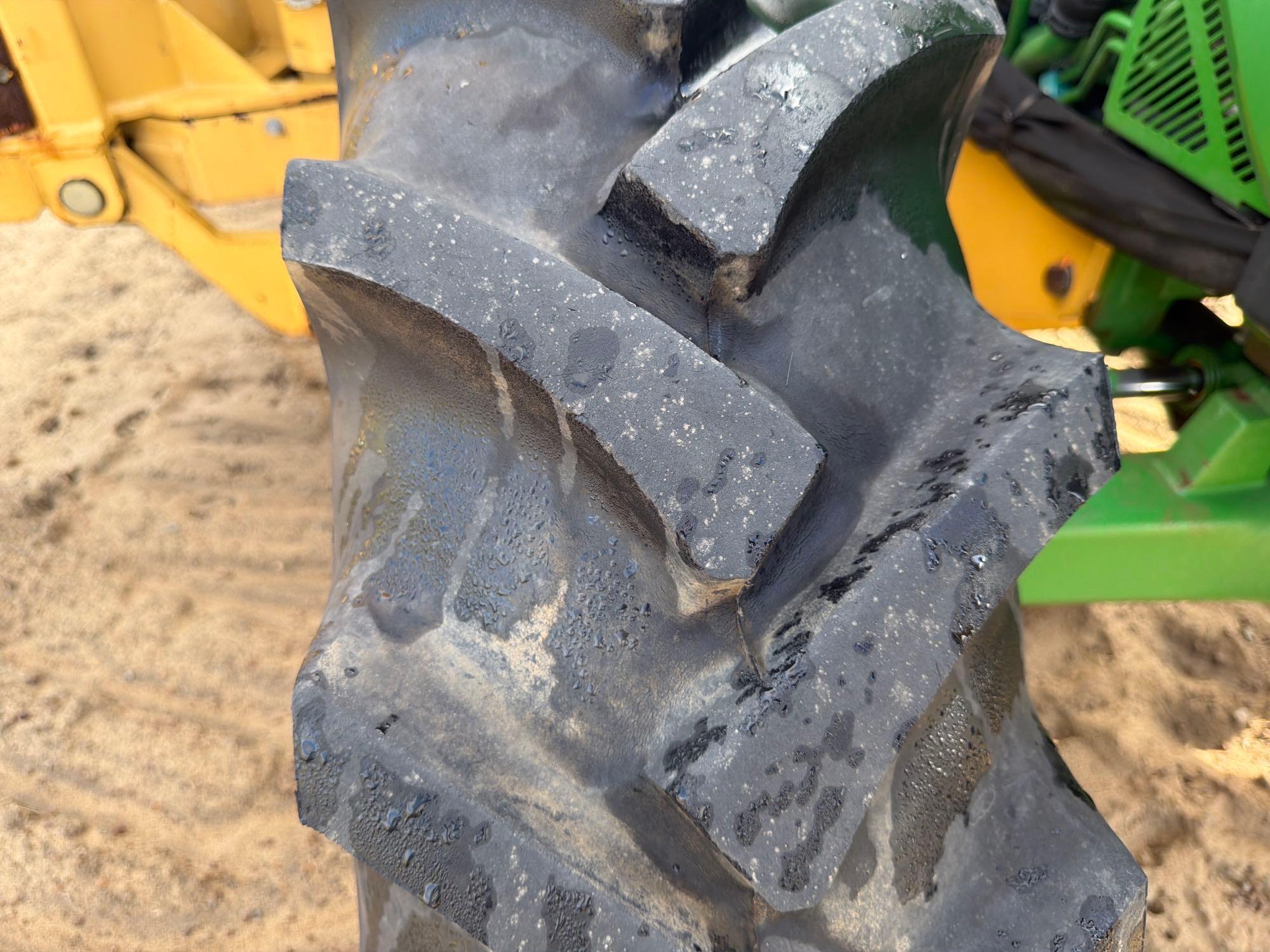 John Deere 5100E