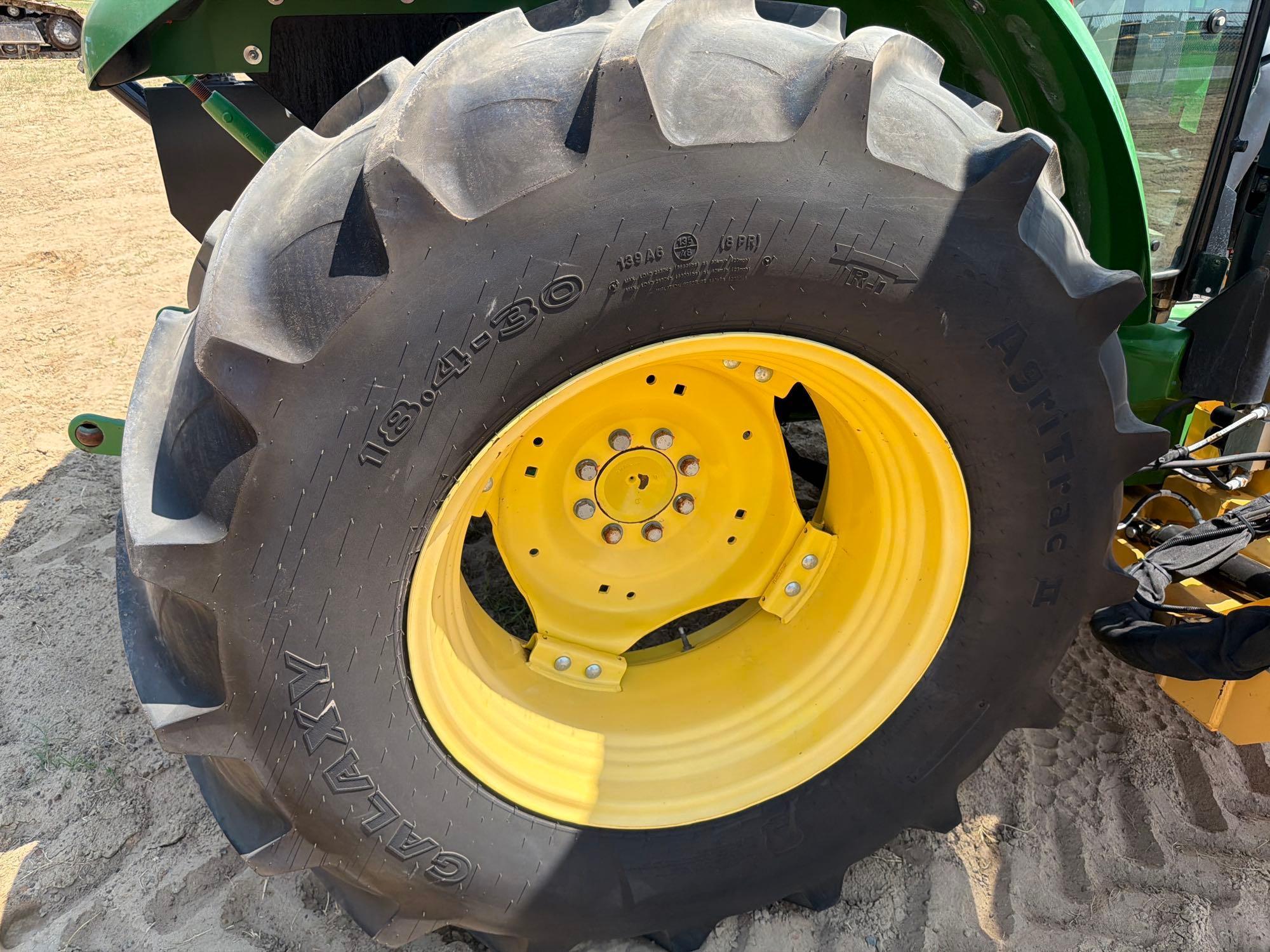 John Deere 5100E