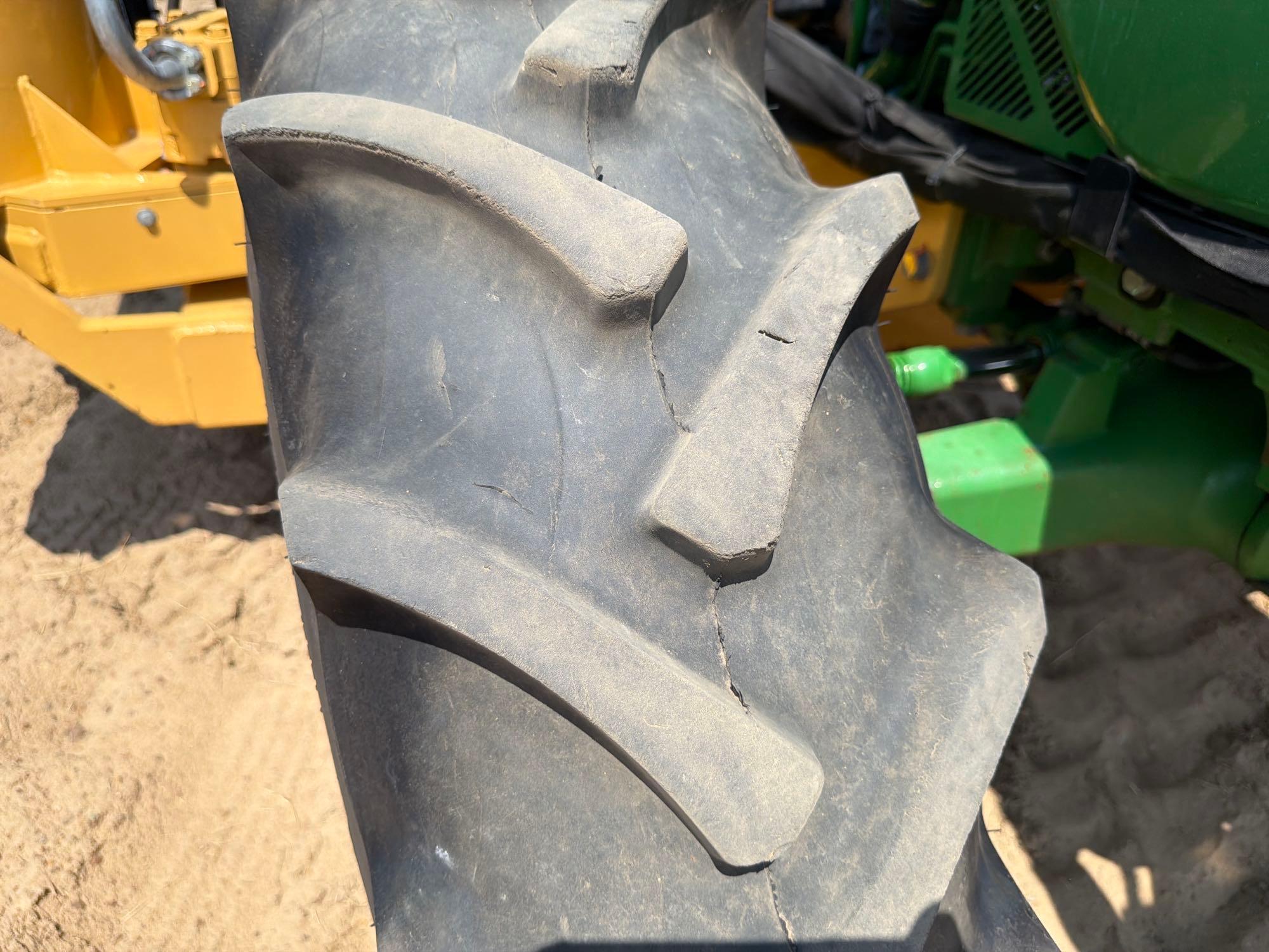John Deere 5100E