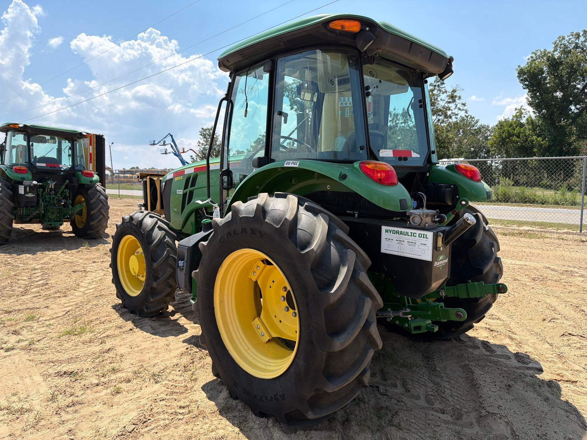 John Deere 5100E