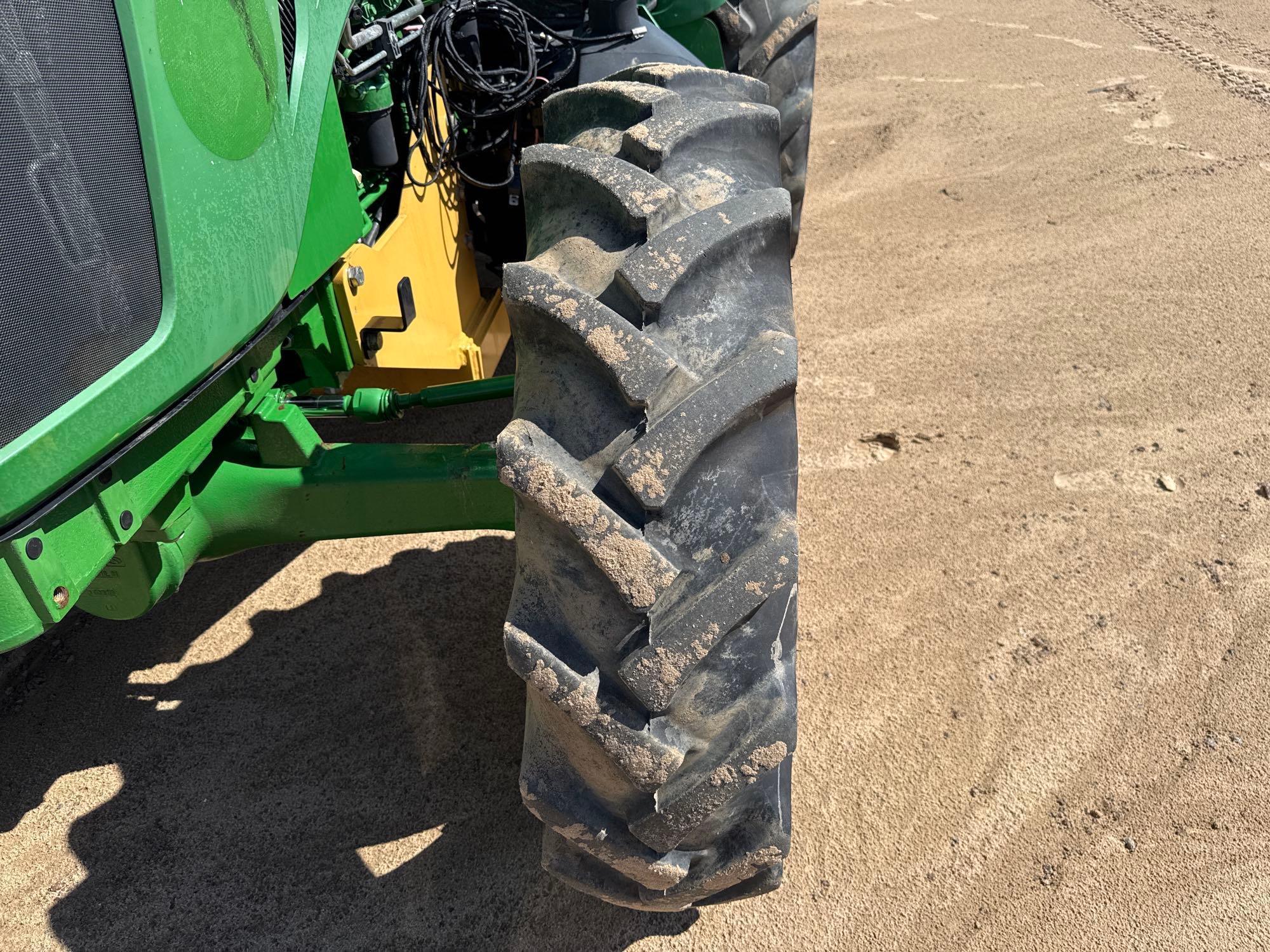 John Deere 5100E