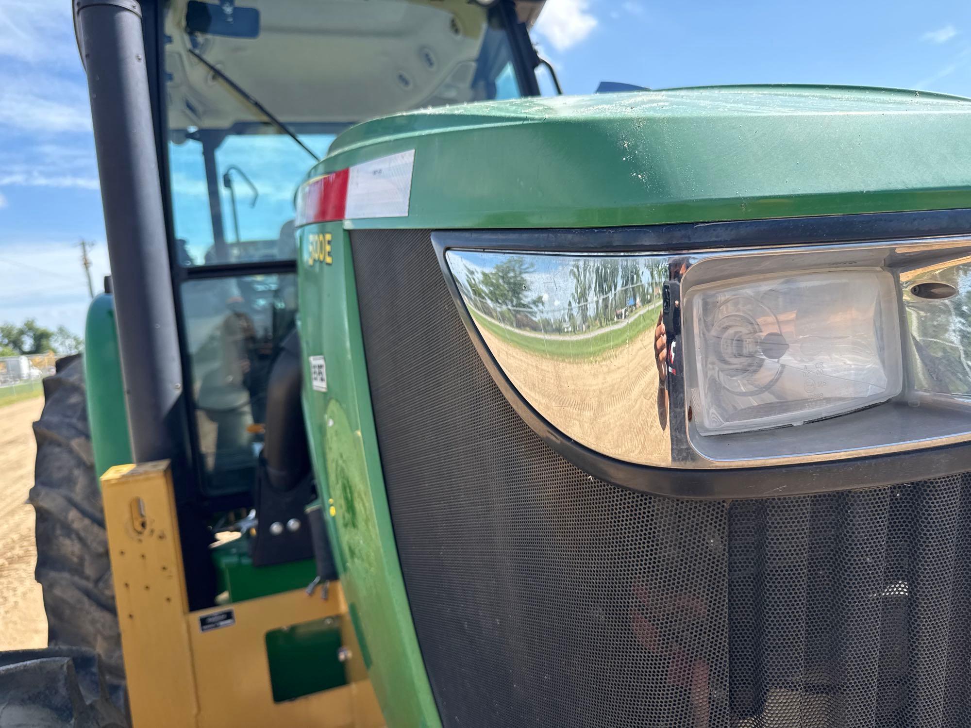 John Deere 5100E