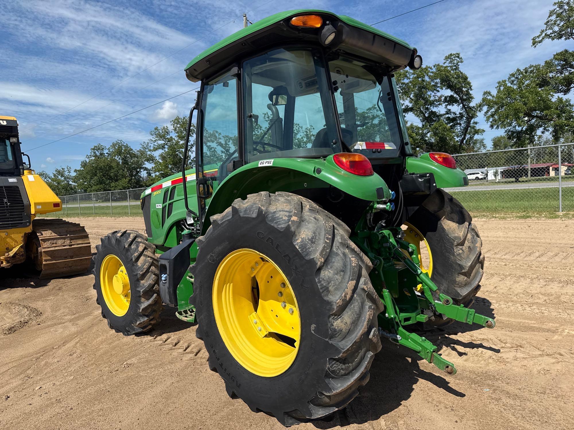 John Deere 5100E