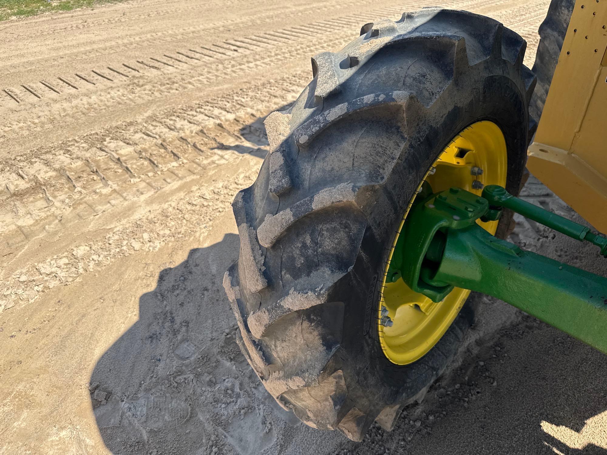 John Deere 5100E