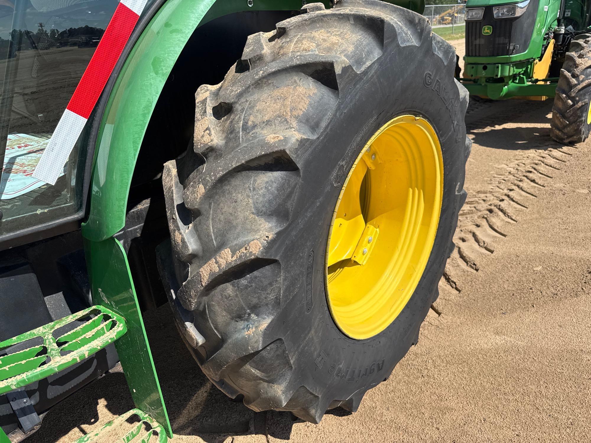 John Deere 5100E