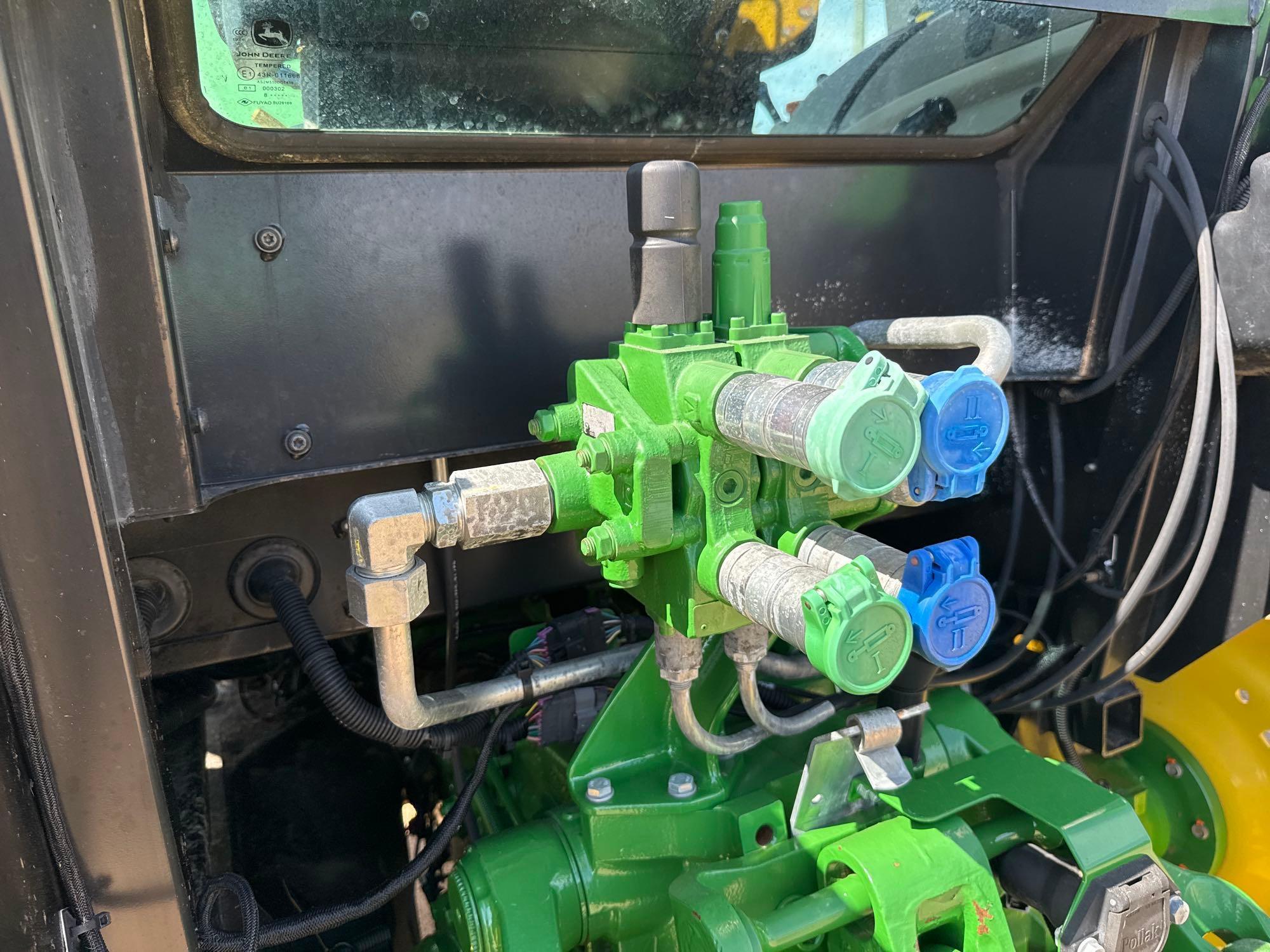 John Deere 5100E
