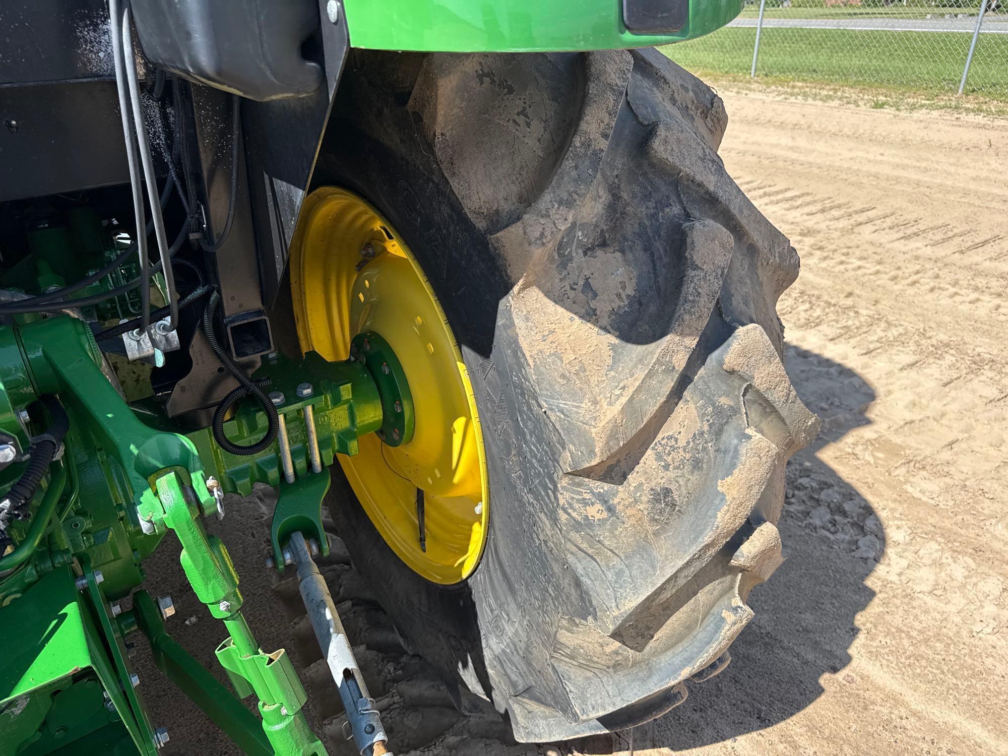 John Deere 5100E
