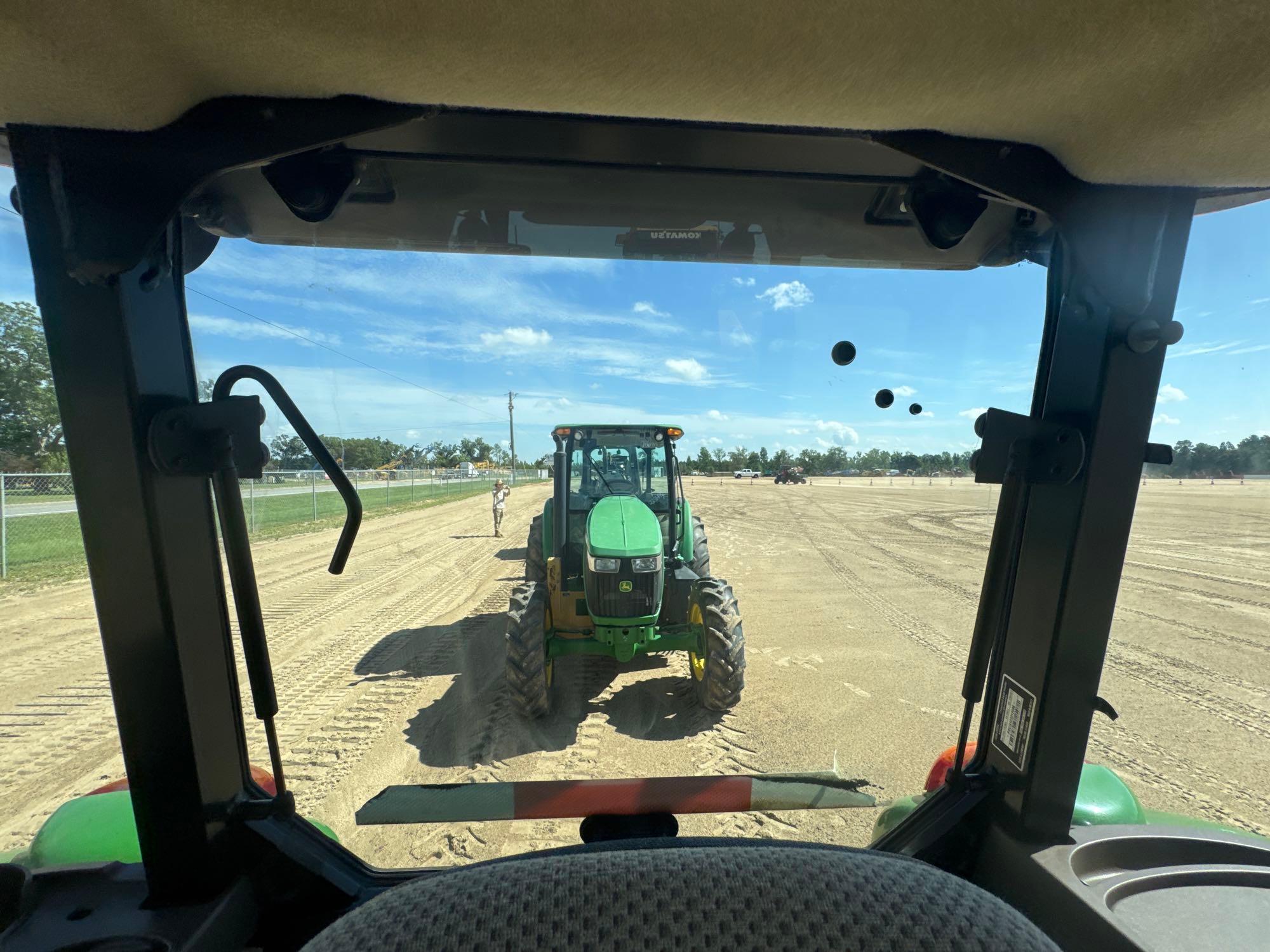 John Deere 5100E