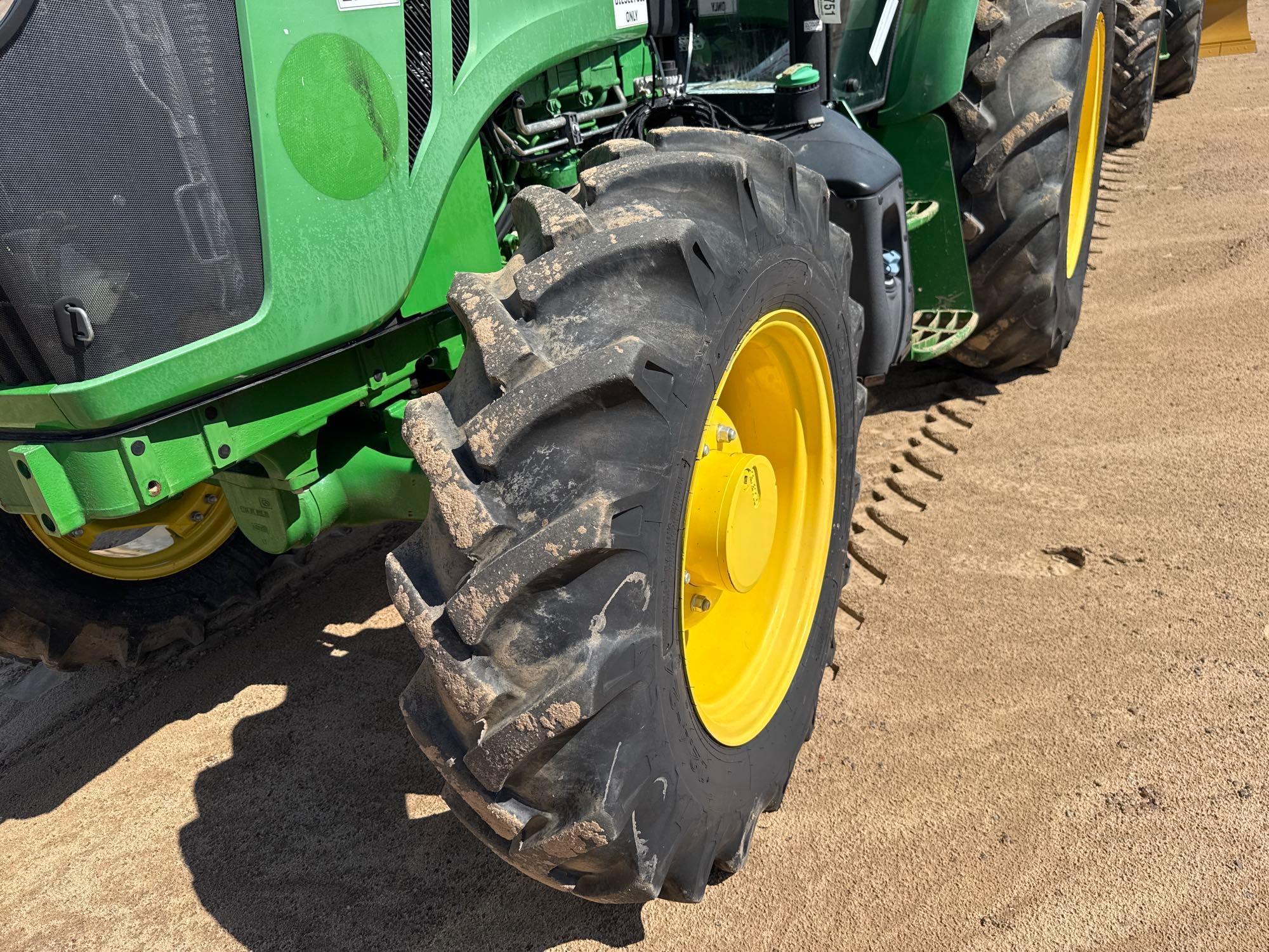 John Deere 5100E