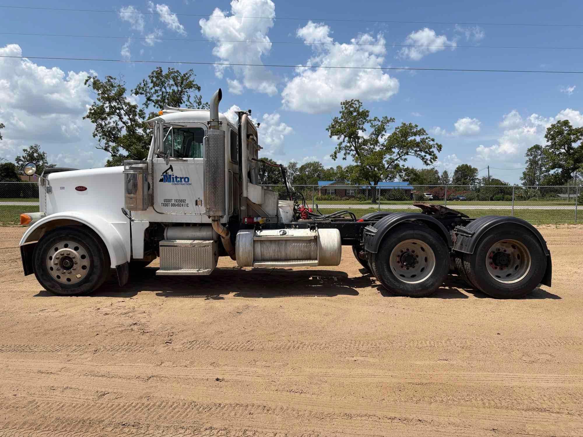 2001 Peterbilt 379