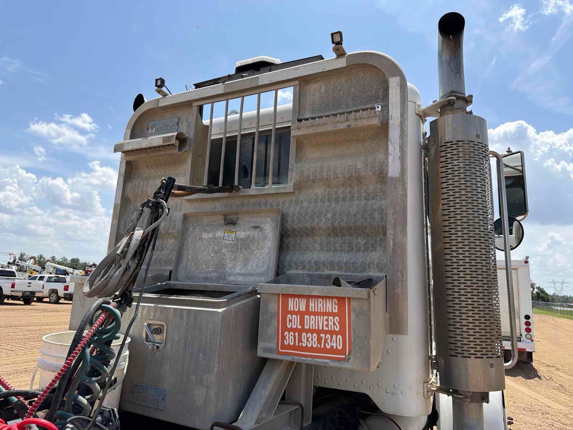 2001 Peterbilt 379